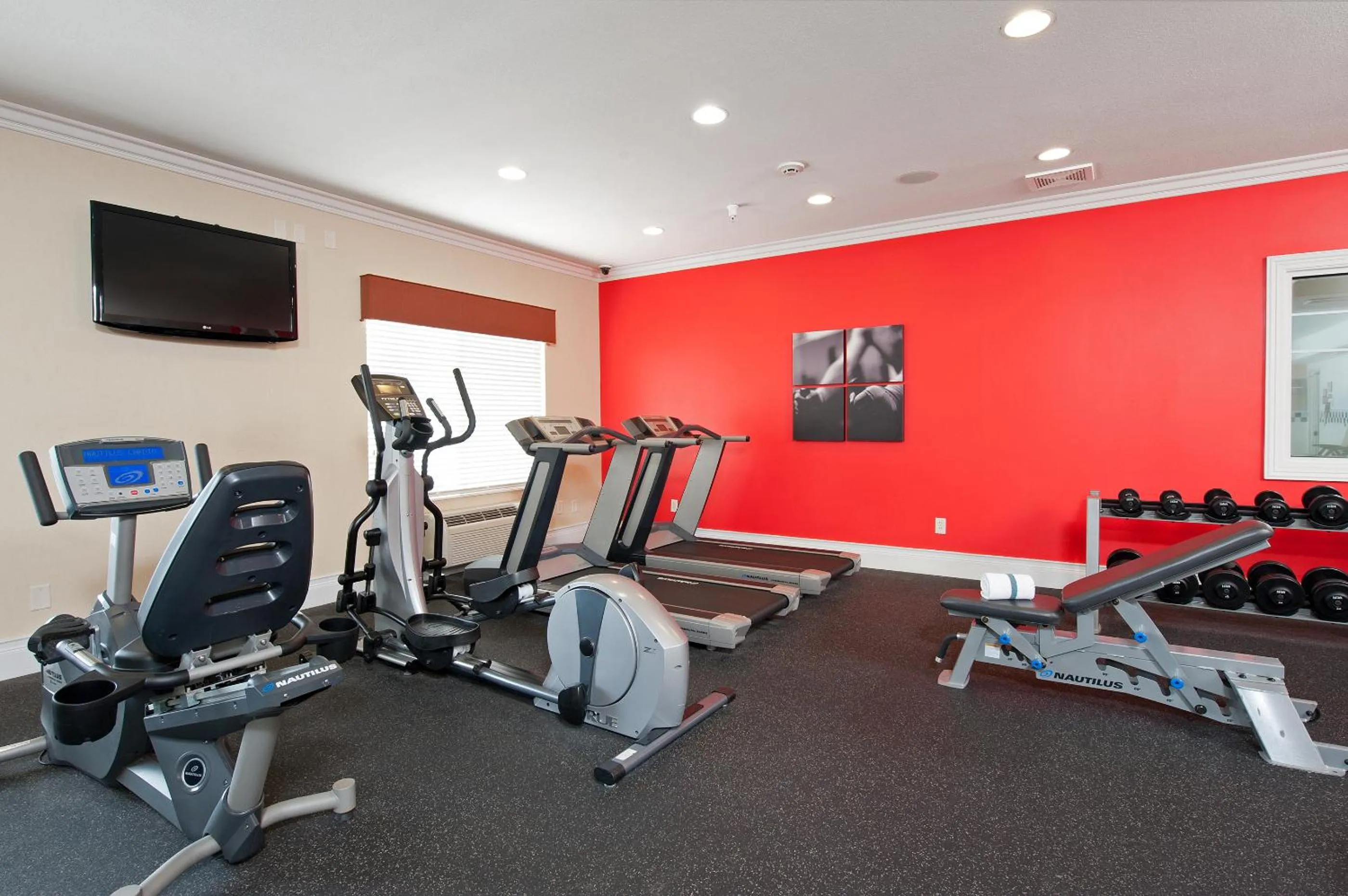 Fitness centre/facilities in Country Inn & Suites by Radisson, Champaign North, IL