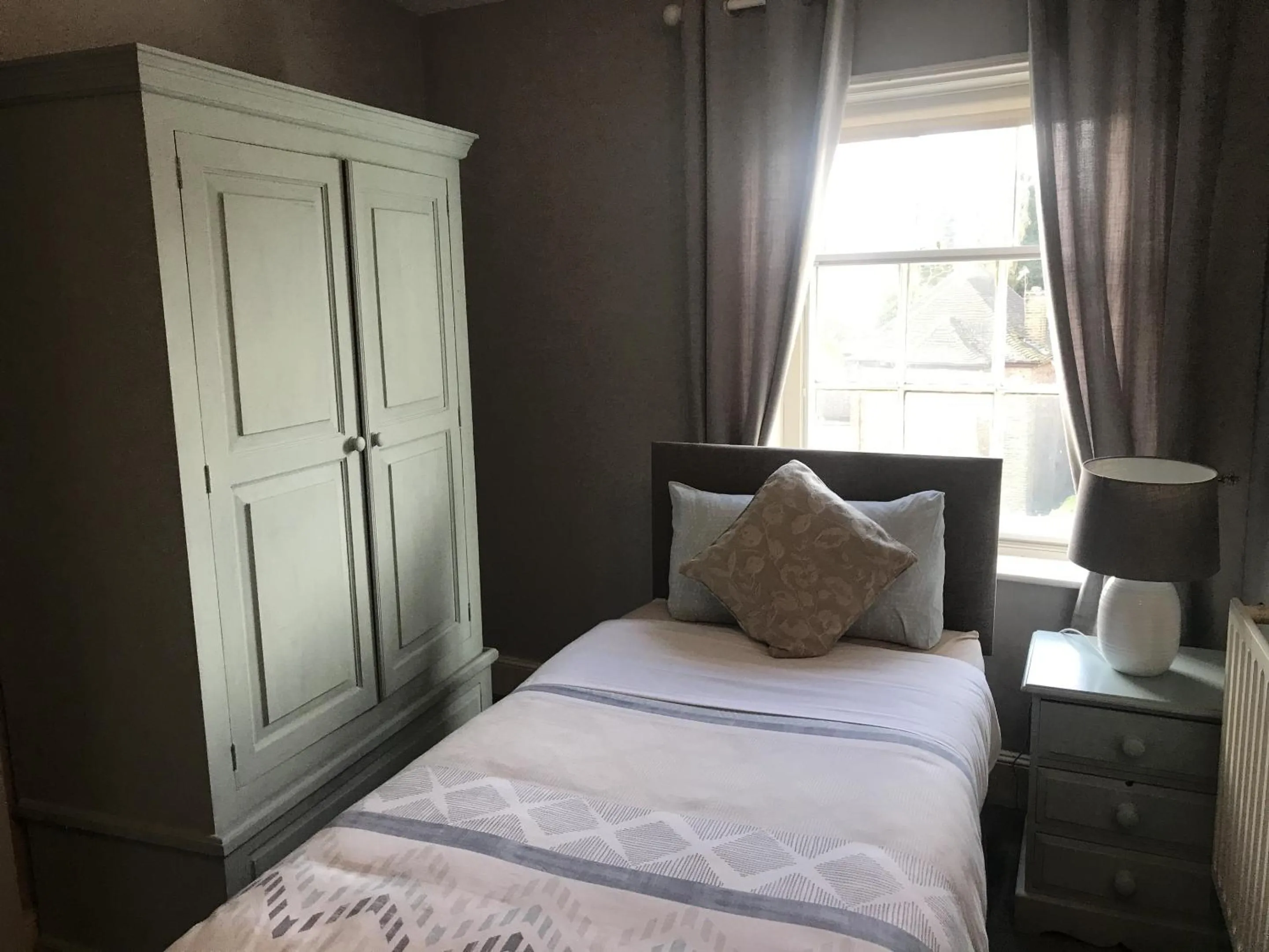 Bedroom, Bed in The Red House