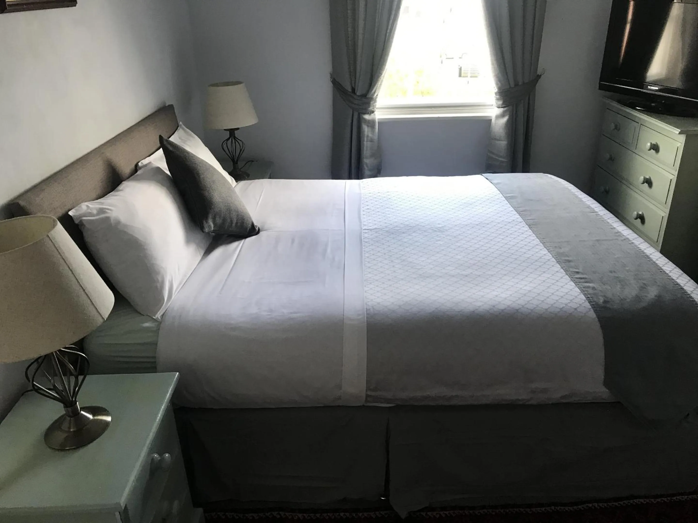 Bedroom, Bed in The Red House