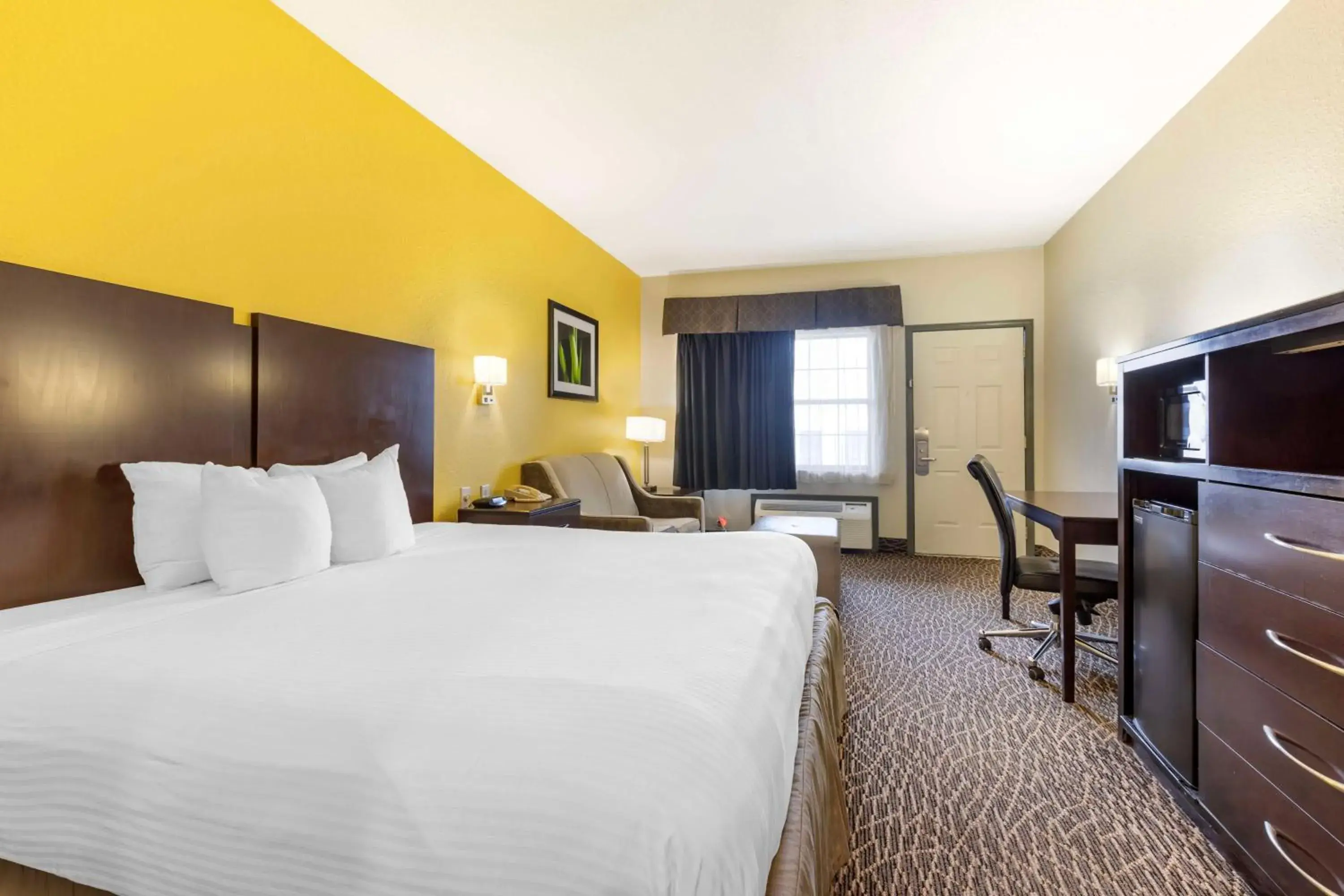 King Room with Sofa Bed - Non Smoking in Best Western West Monroe Inn King Room with Sofa Bed - Non Smoking in Best Western West Monroe Inn