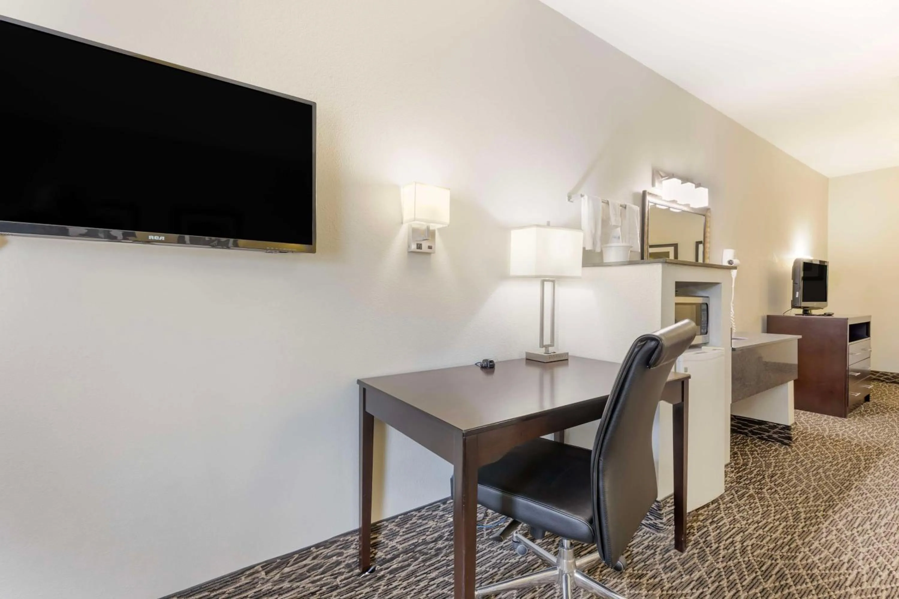 Photo of the whole room in Best Western West Monroe Inn