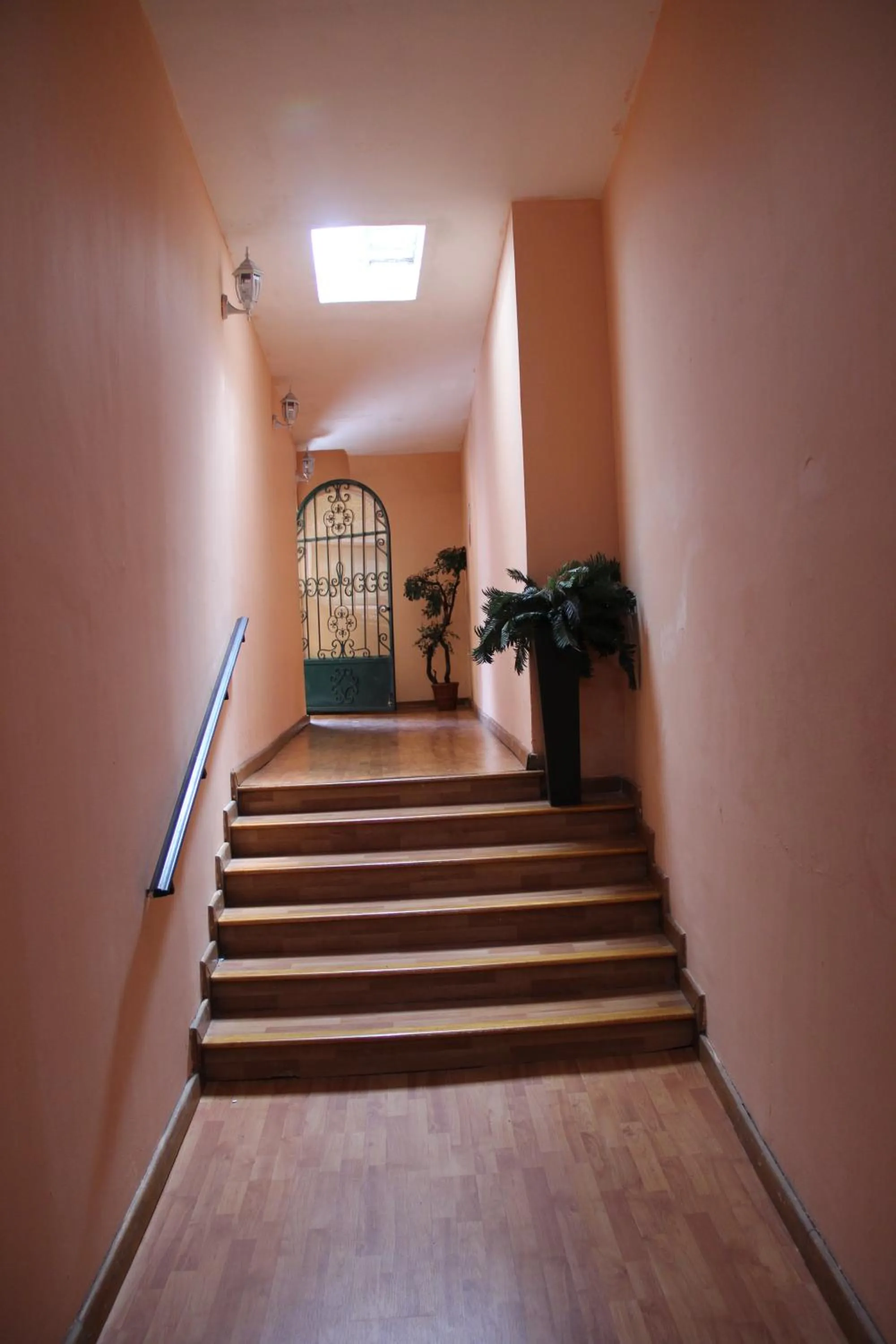 Restaurant/places to eat in Meson de la Merced