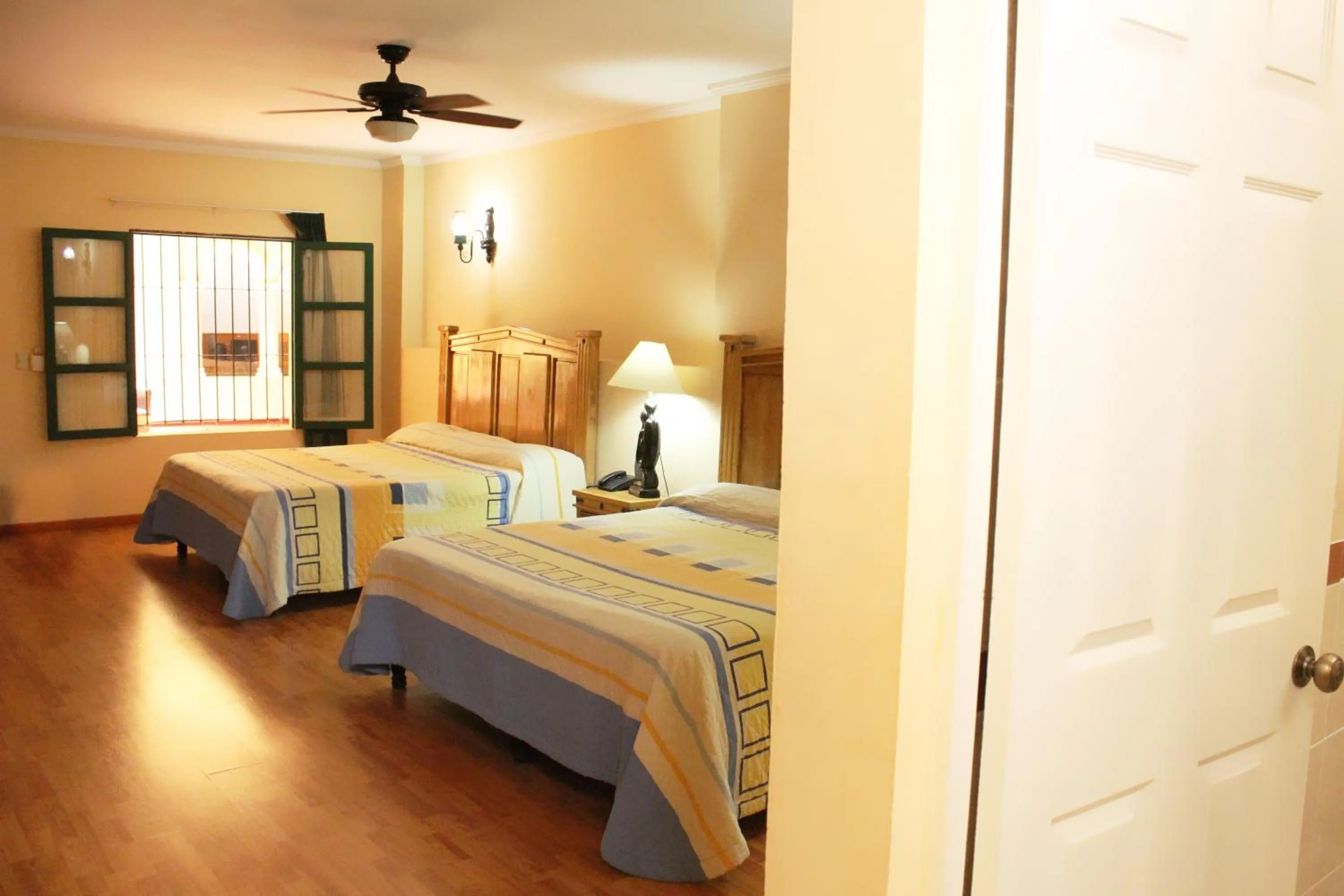 Photo of the whole room, Bed in Meson de la Merced