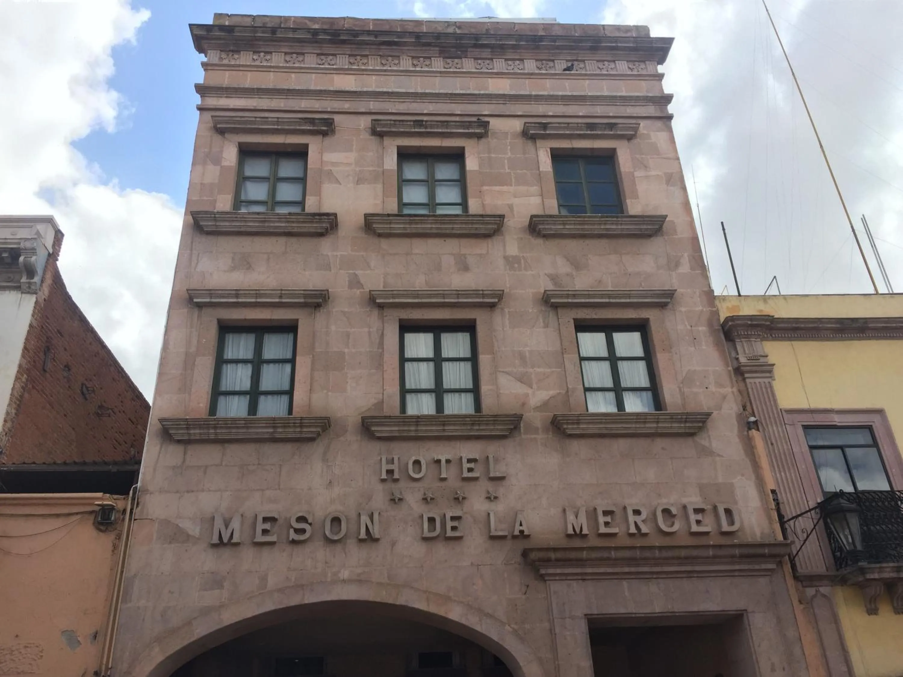 Facade/entrance in Meson de la Merced