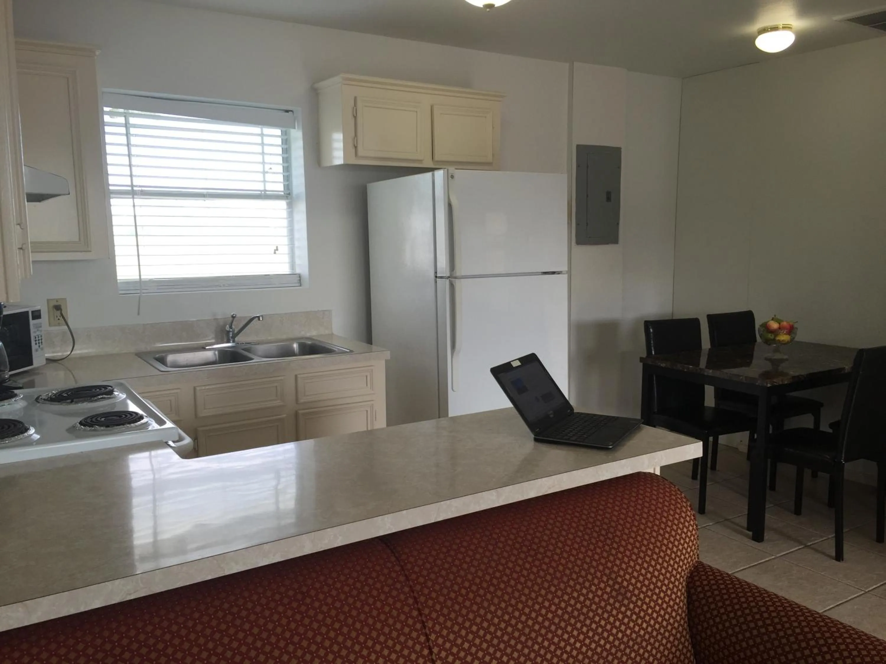 Kitchen or kitchenette in Port Isla Inn