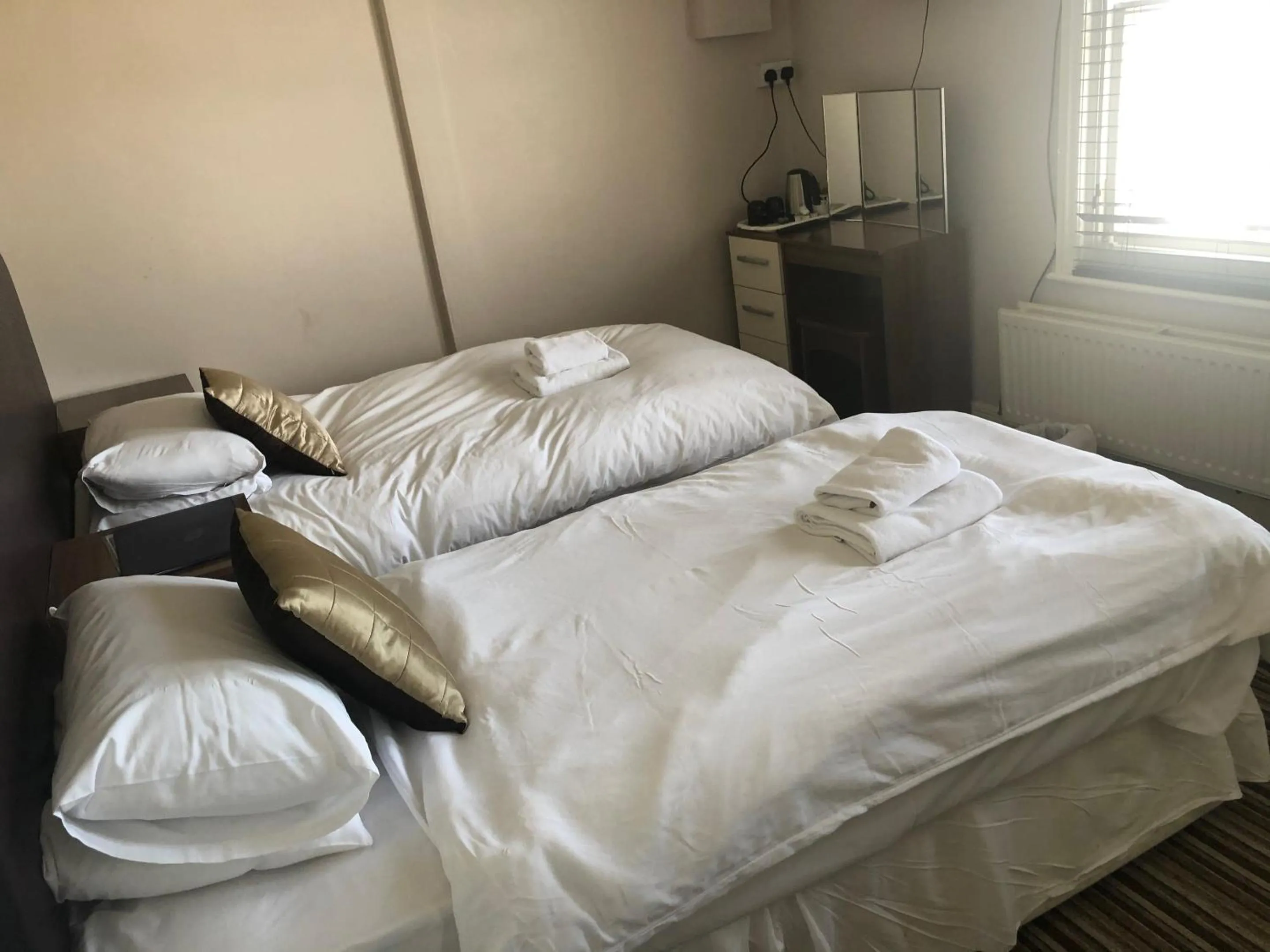 Bedroom, Bed in The Mowbray