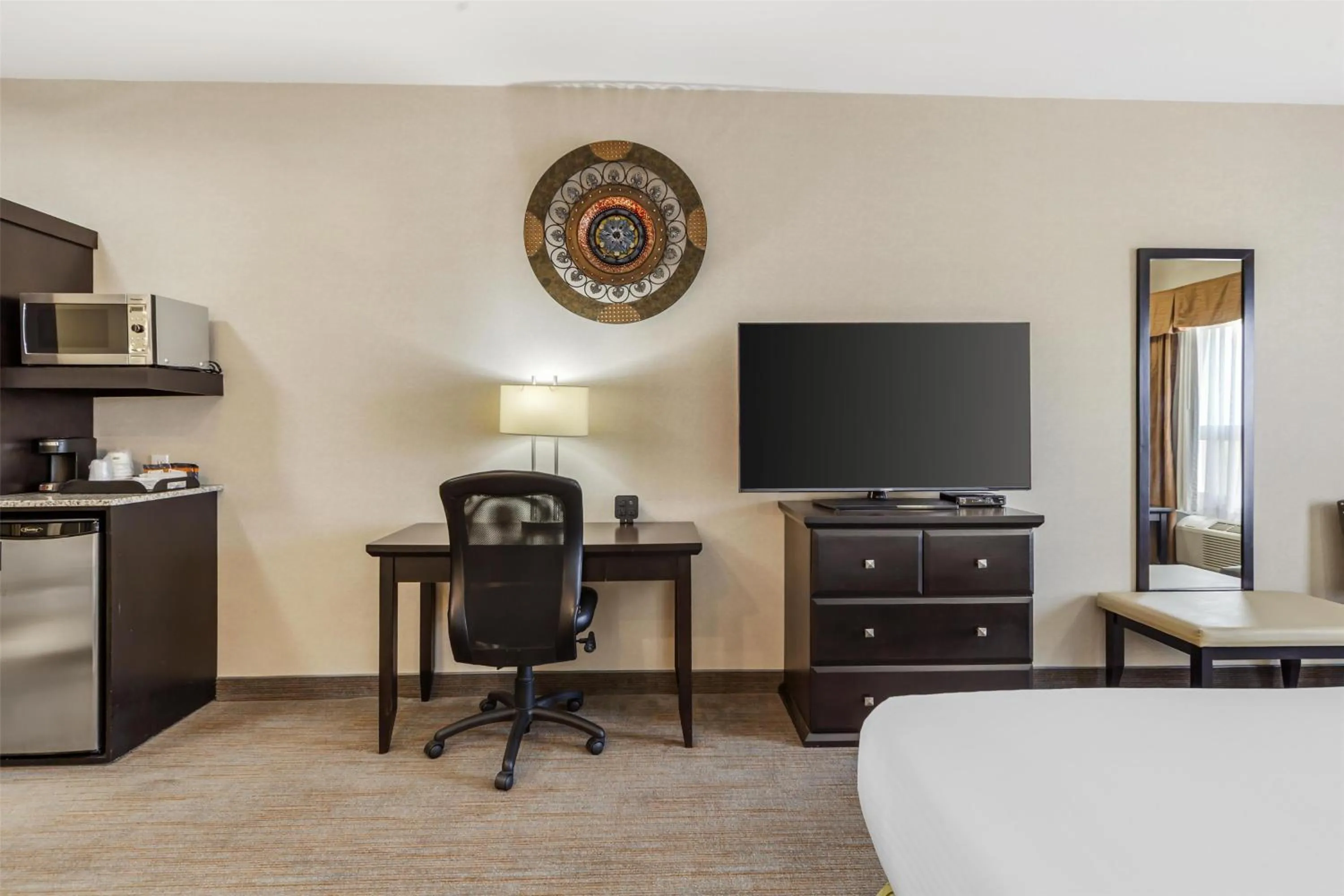 Bedroom, Bed in Best Western Wainwright Inn & Suites