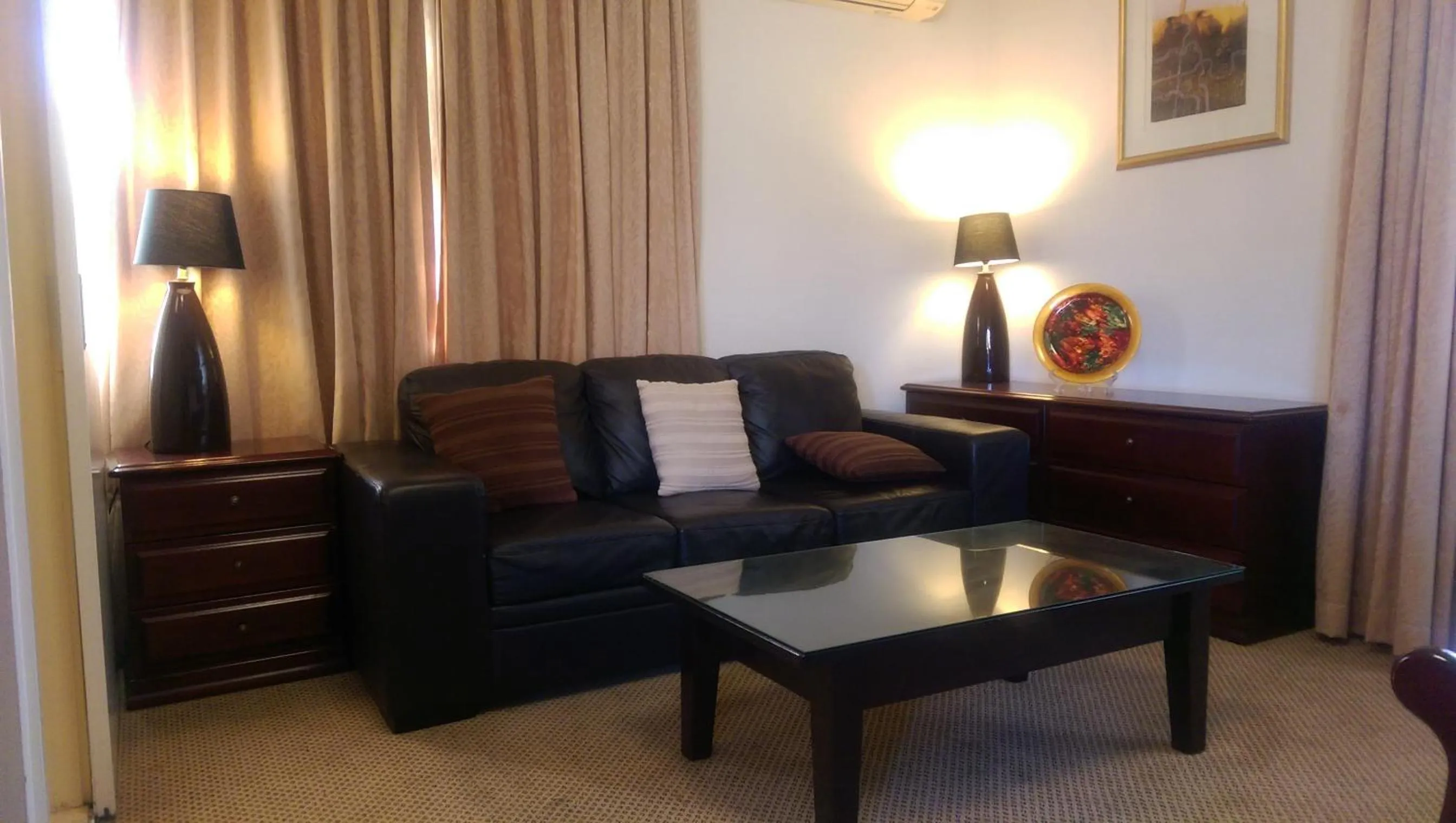 Seating area in Country Plaza Motel
