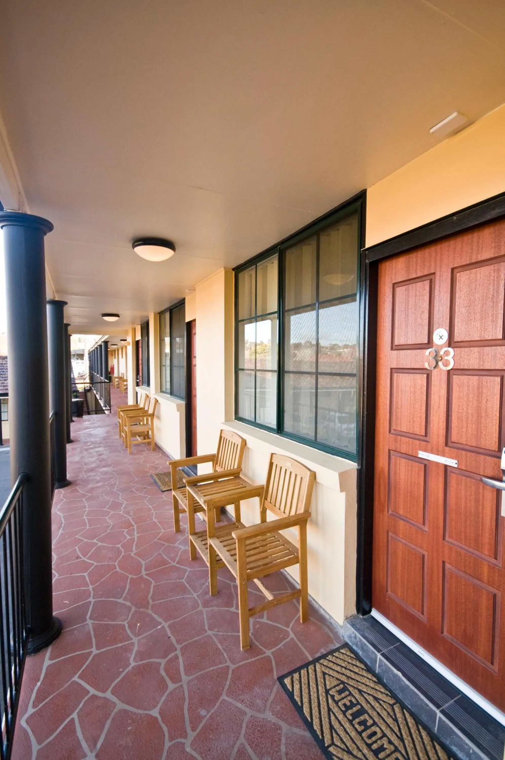 Balcony/Terrace in Country Plaza Motel