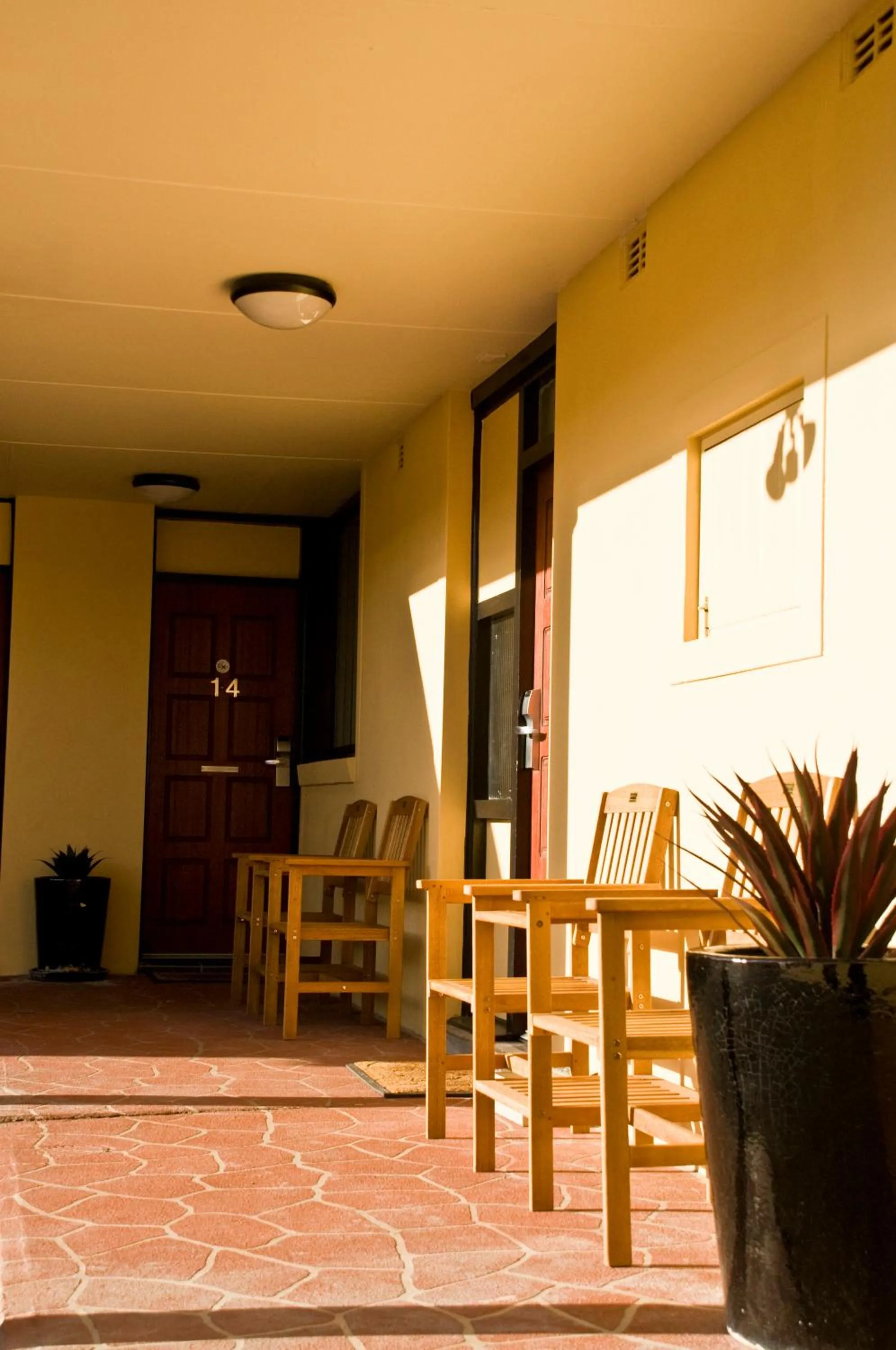 Patio in Country Plaza Motel
