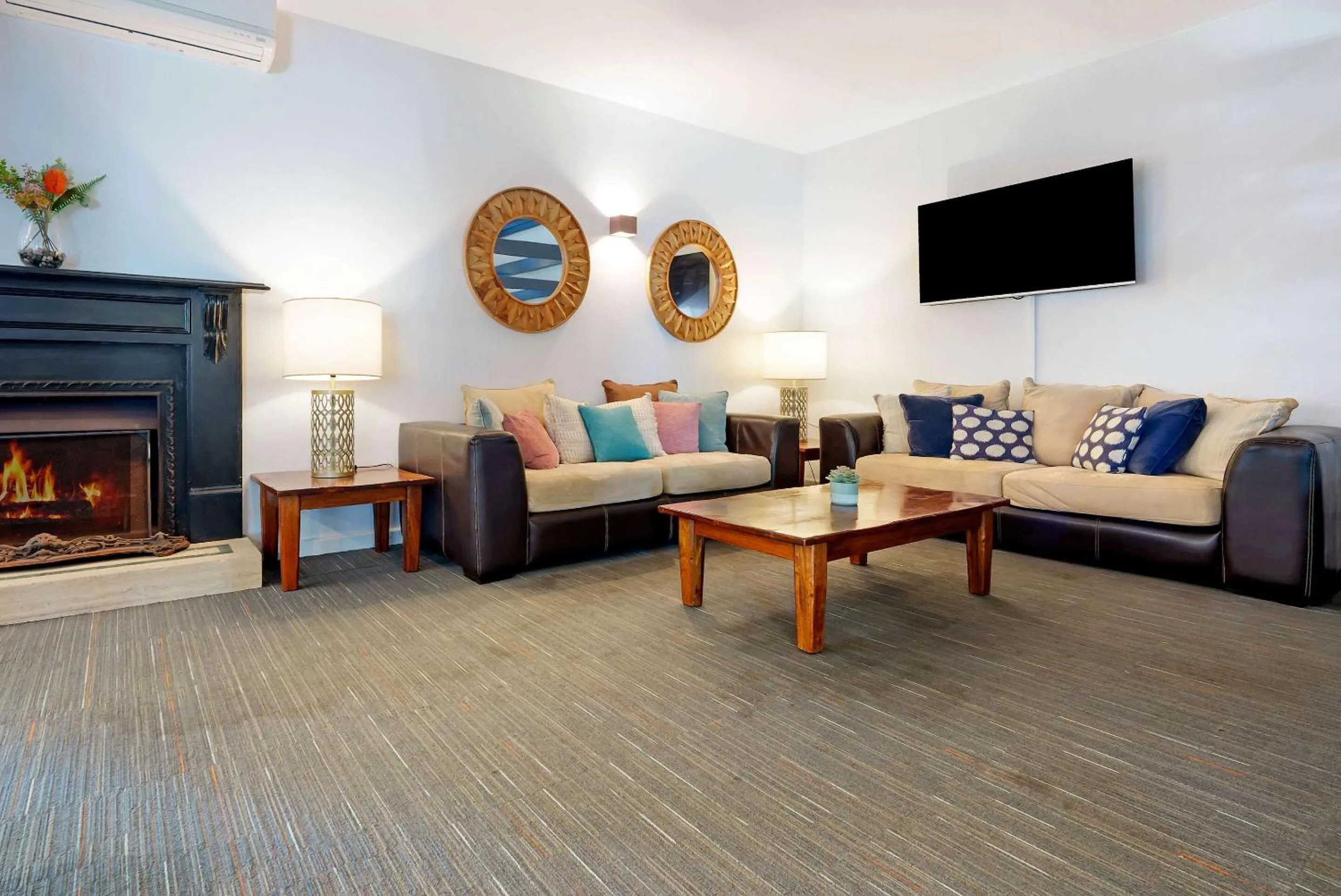 Lobby or reception in Comfort Resort Waters Edge