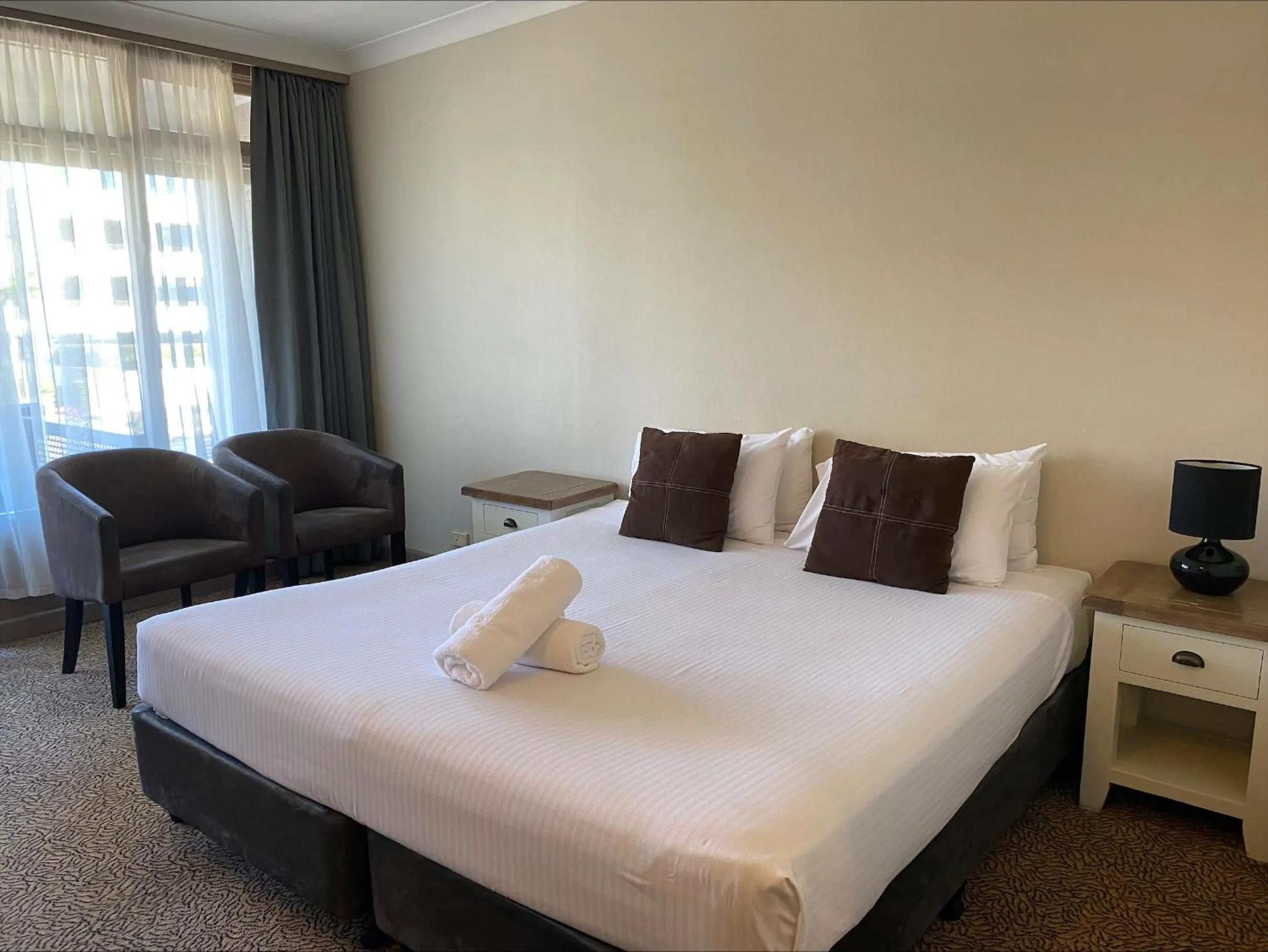 Photo of the whole room, Bed in Comfort Resort Waters Edge