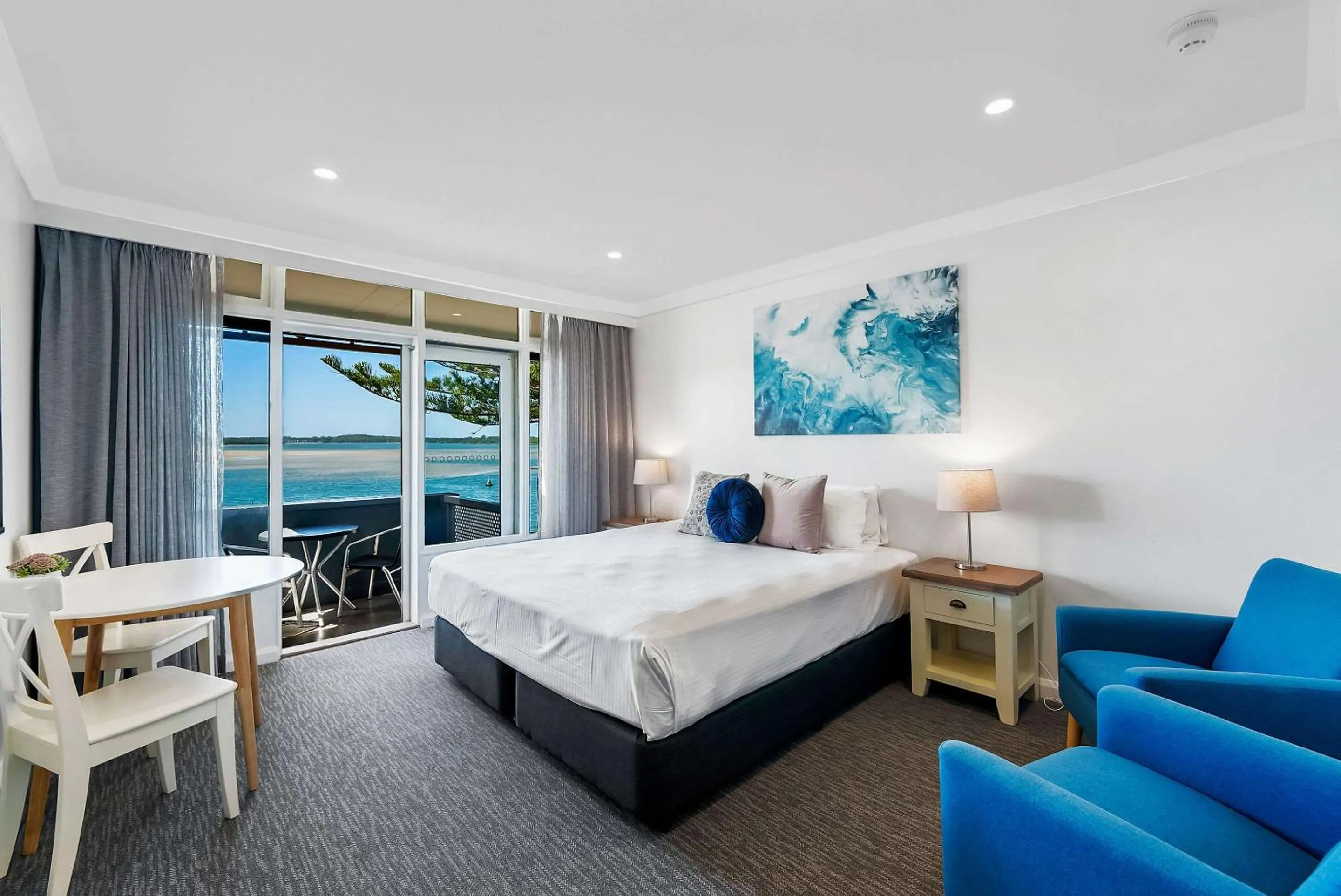 Bedroom, Bed in Comfort Resort Waters Edge