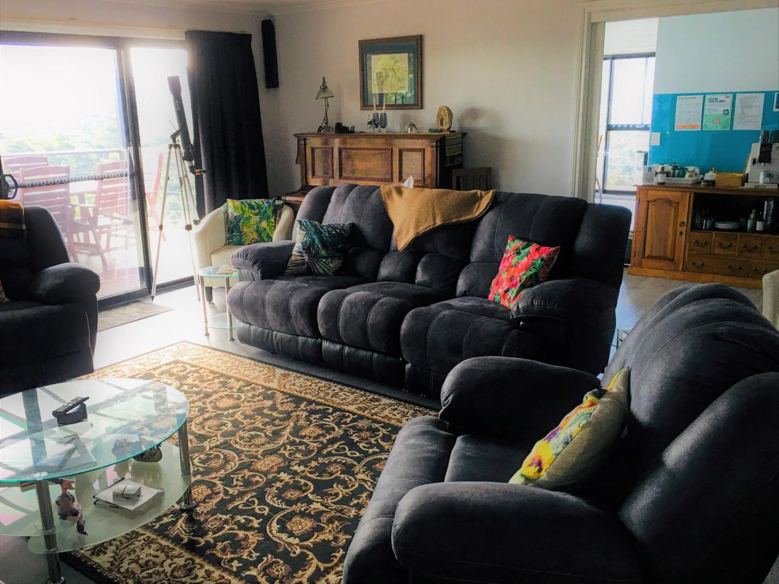 Communal lounge/ TV room in Storm Bay B&B