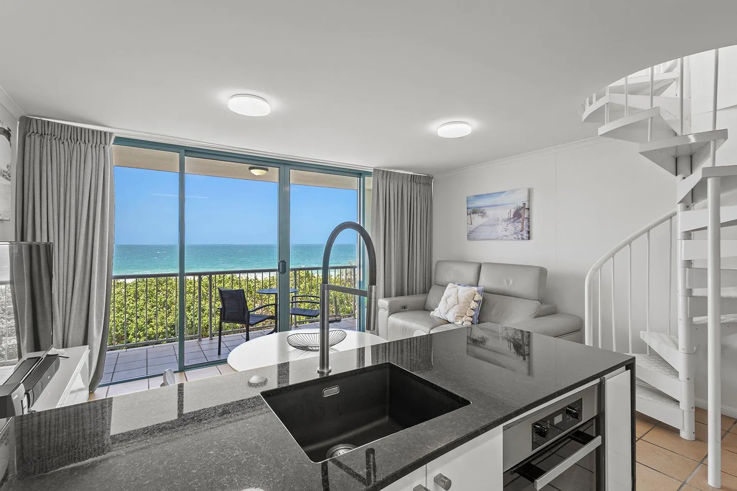 Grand Palais Boolarong Beachside Apartments