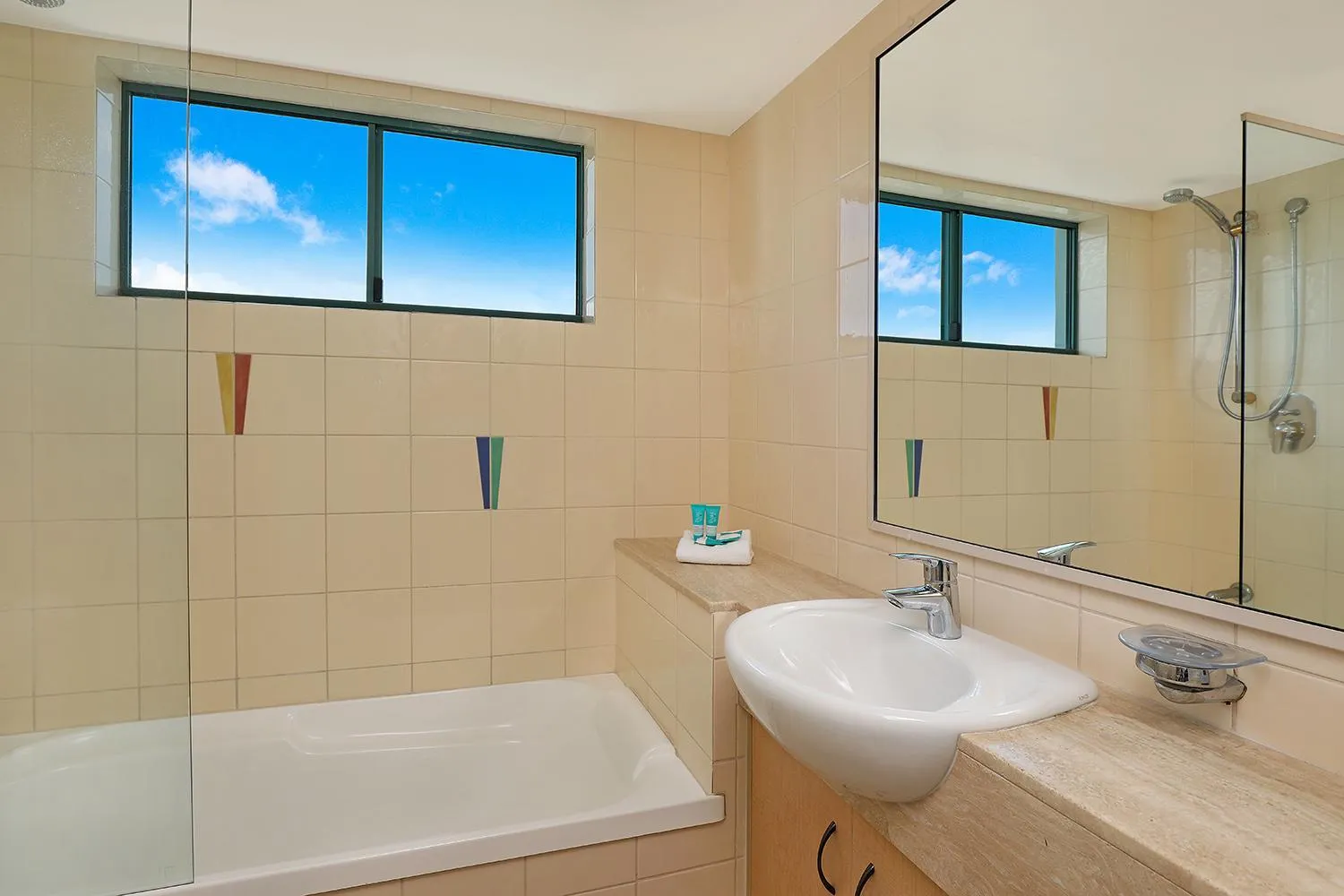 Bathroom in Grand Palais Boolarong Beachside Apartments
