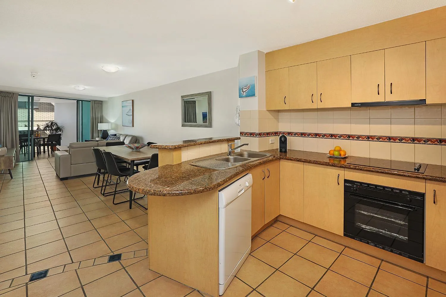 Kitchen or kitchenette in Grand Palais Boolarong Beachside Apartments