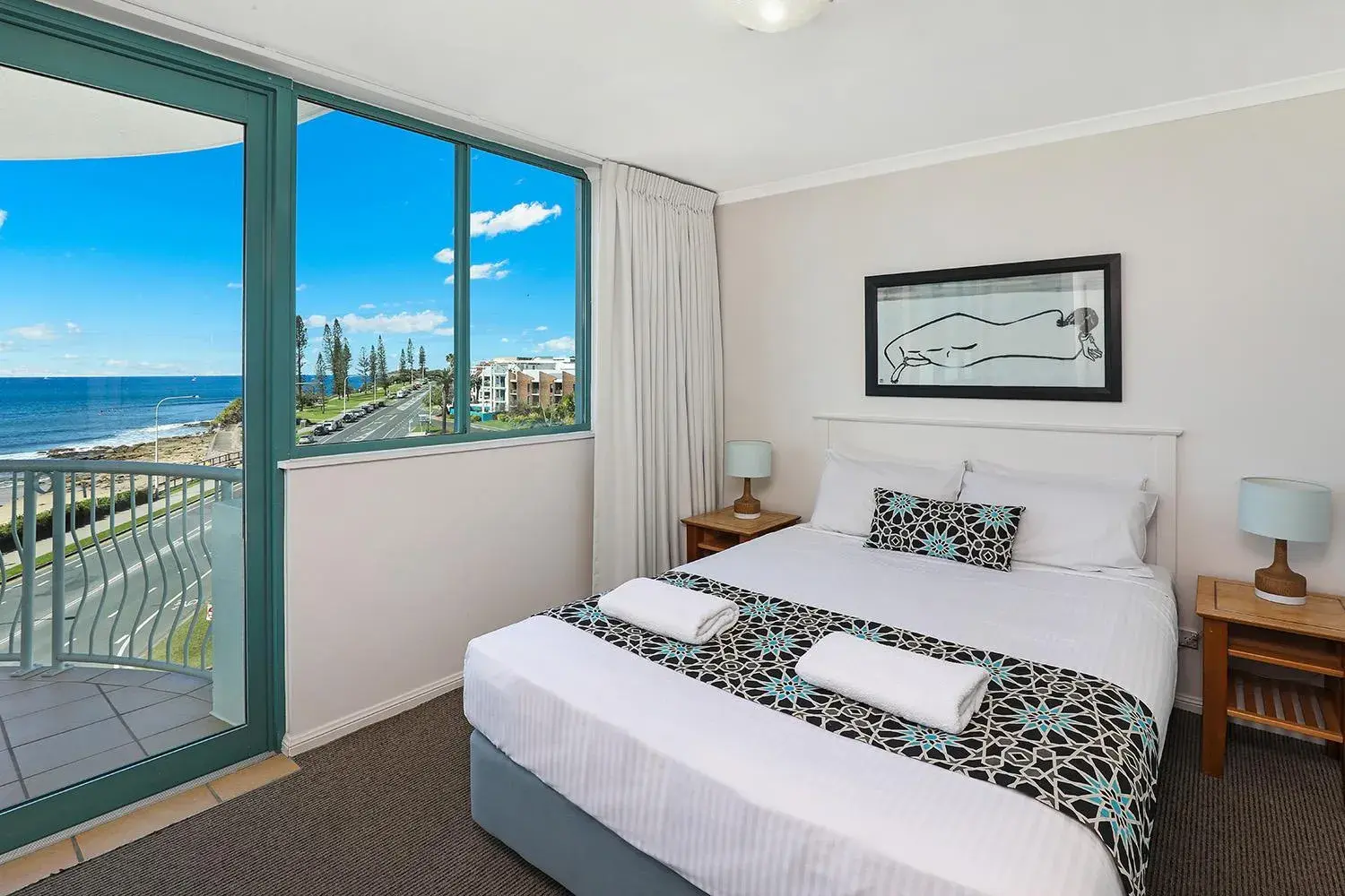 Three-Bedroom Apartment - Top Floor in Grand Palais Boolarong Beachside Apartments Three-Bedroom Apartment - Top Floor in Grand Palais Boolarong Beachside Apartments