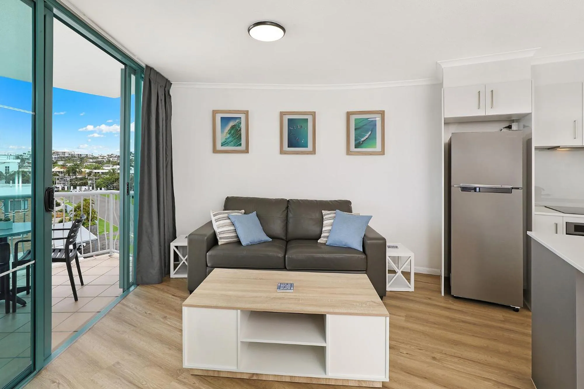 Kitchen or kitchenette in Grand Palais Boolarong Beachside Apartments