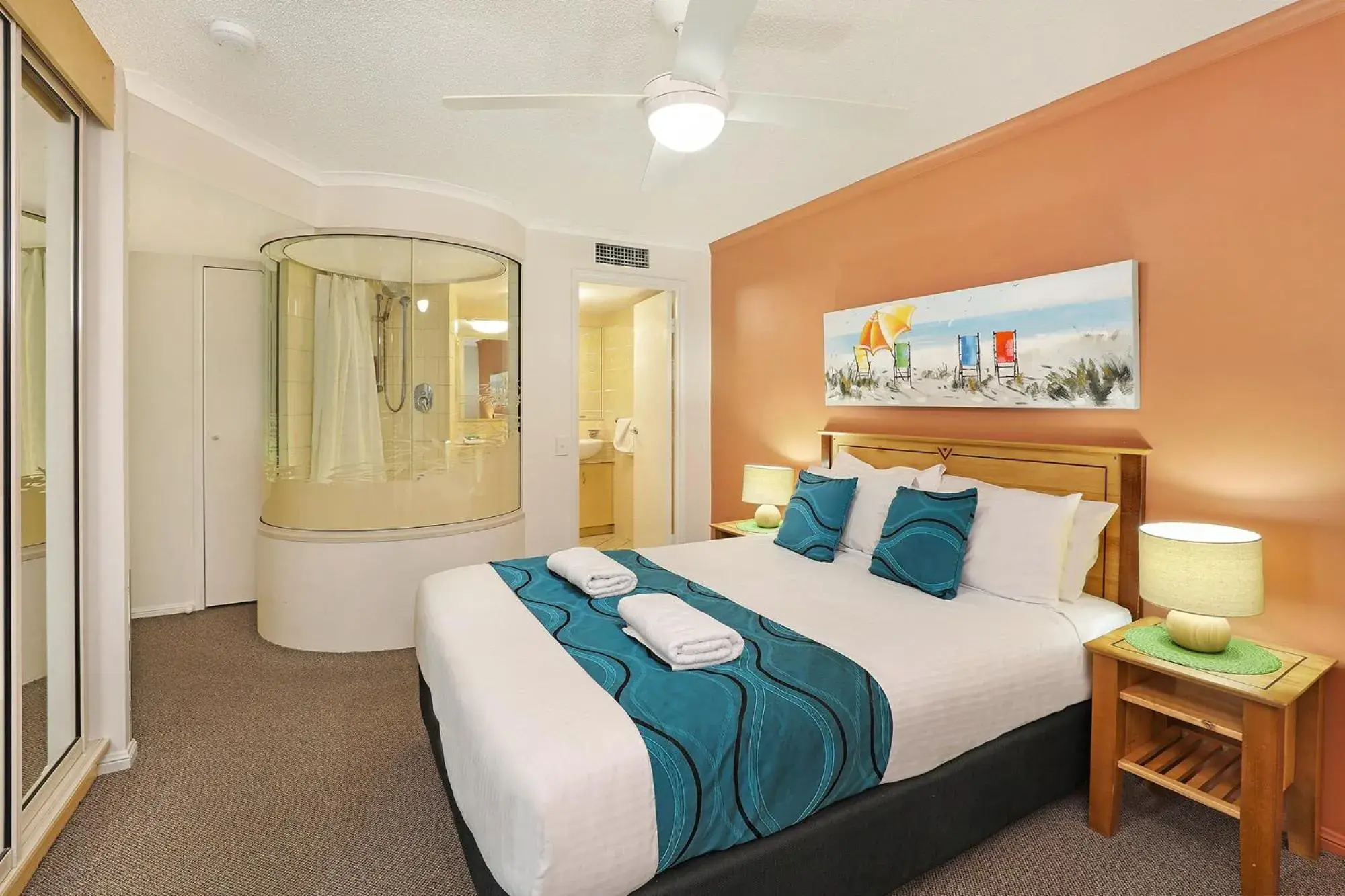 Two-Bedroom Apartment - Top Floor in Grand Palais Boolarong Beachside Apartments Two-Bedroom Apartment - Top Floor in Grand Palais Boolarong Beachside Apartments