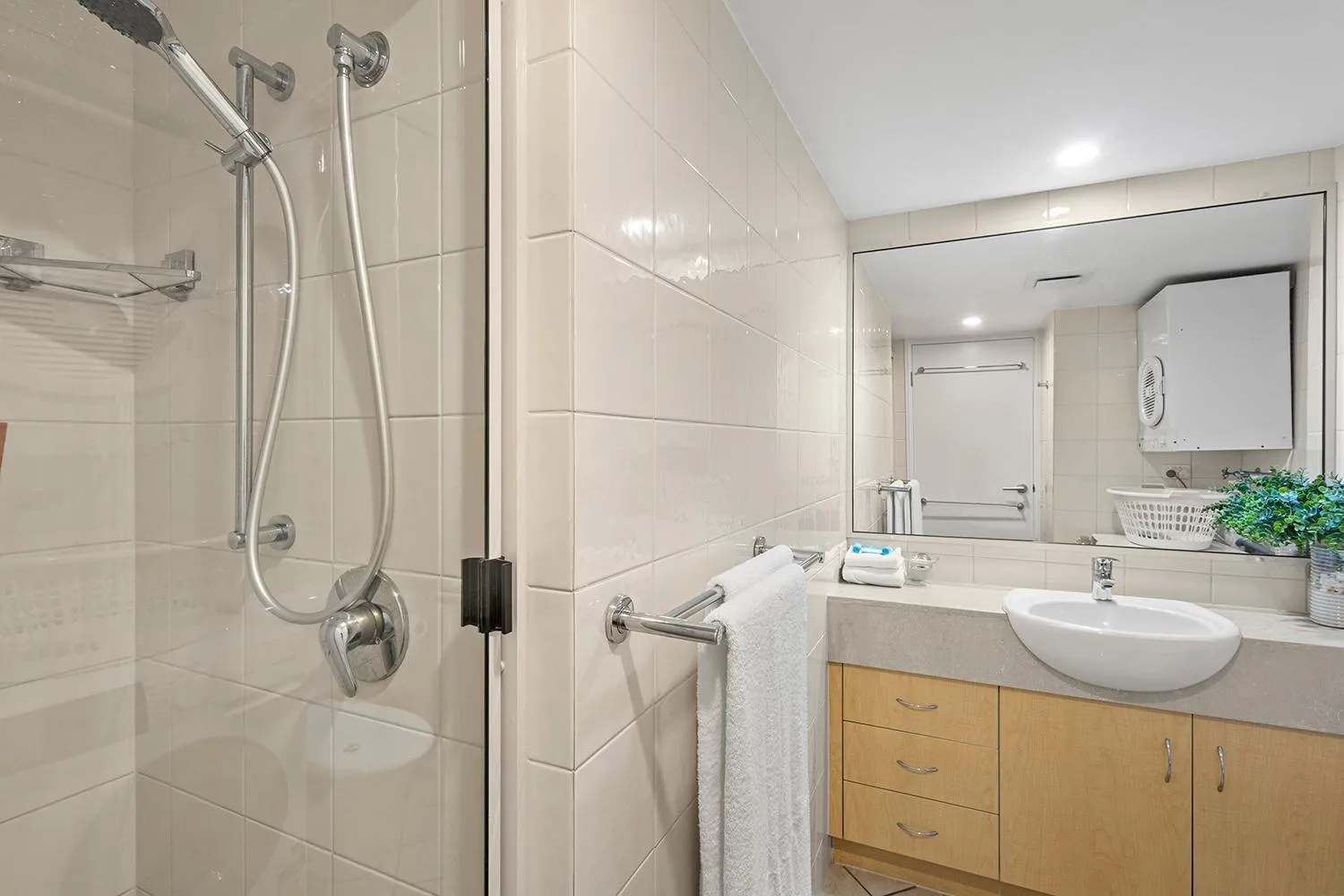 Grand Palais Boolarong Beachside Apartments