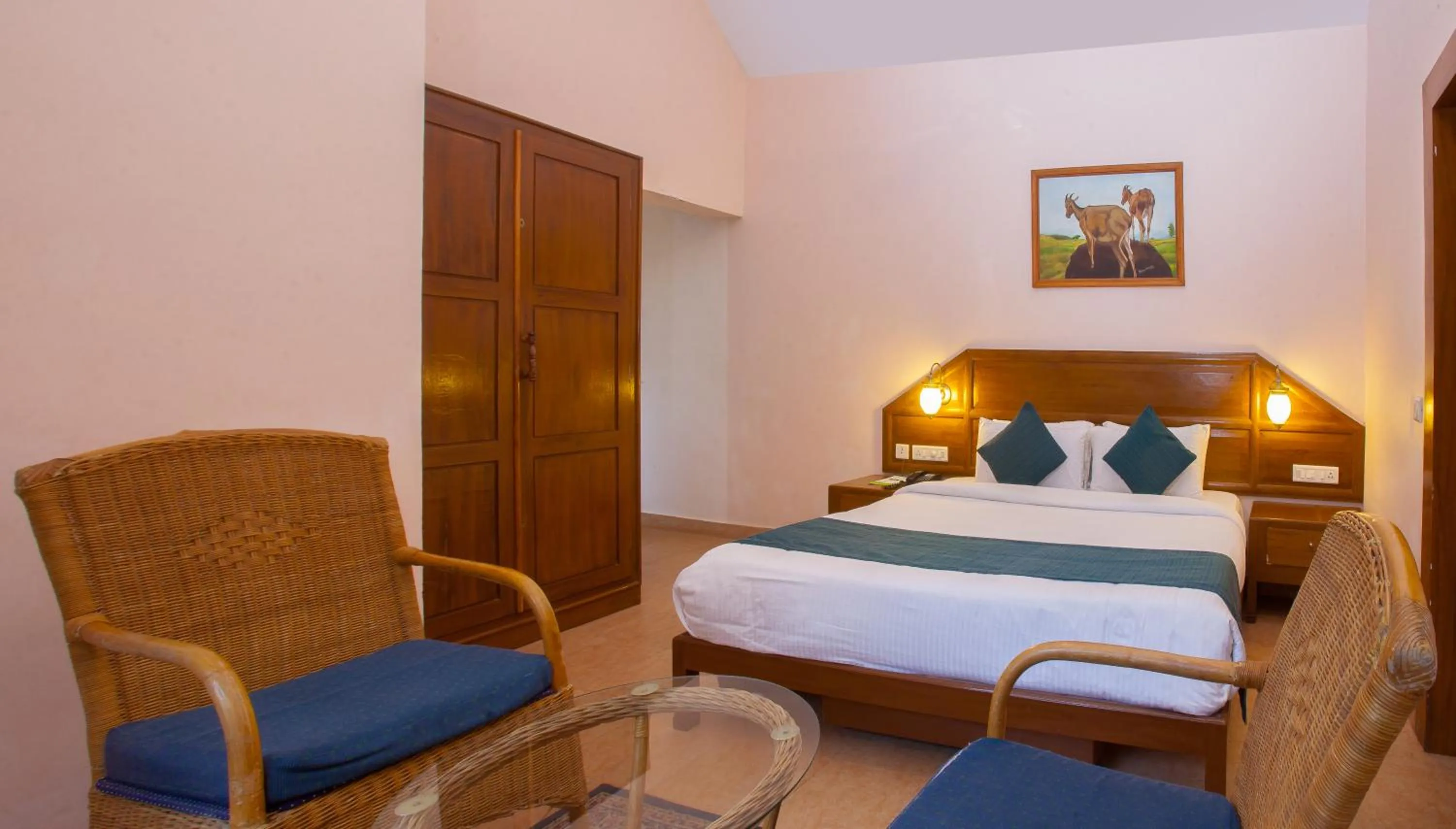 Bedroom, Bed in Oxygen Resorts Thekkady