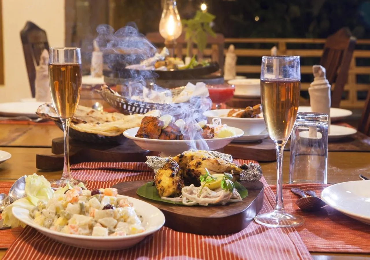 Restaurant/places to eat in Oxygen Resorts Thekkady