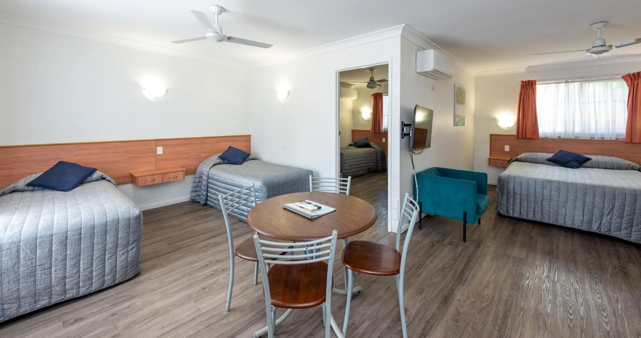 Bedroom, Bed in Riviera on Ruthven