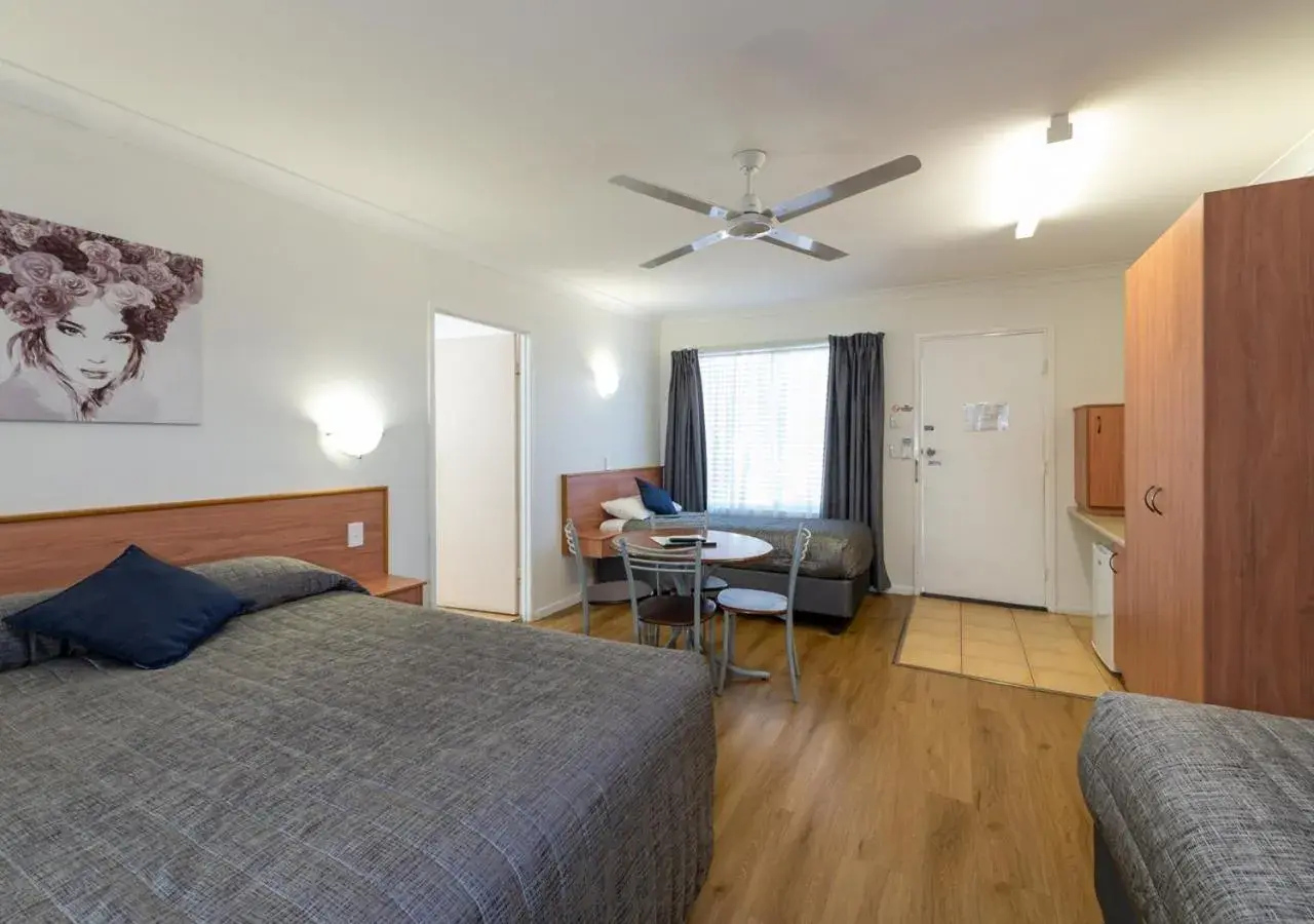 Family Room in Riviera on Ruthven Family Room in Riviera on Ruthven