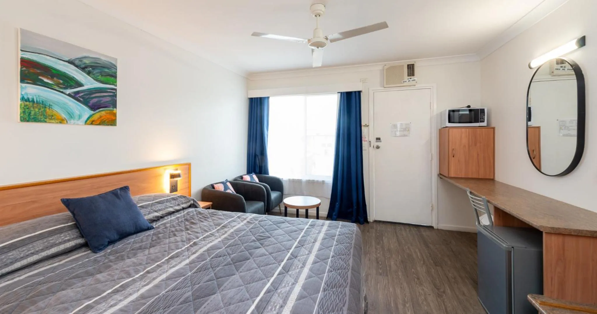 Bedroom, Bed in Riviera on Ruthven