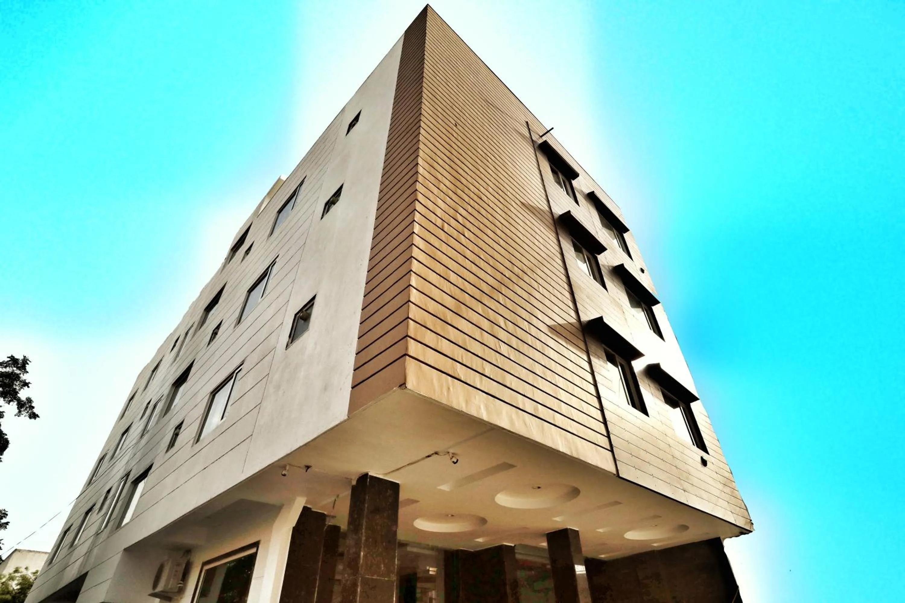 Property building in Hotel Delhi Aerocity