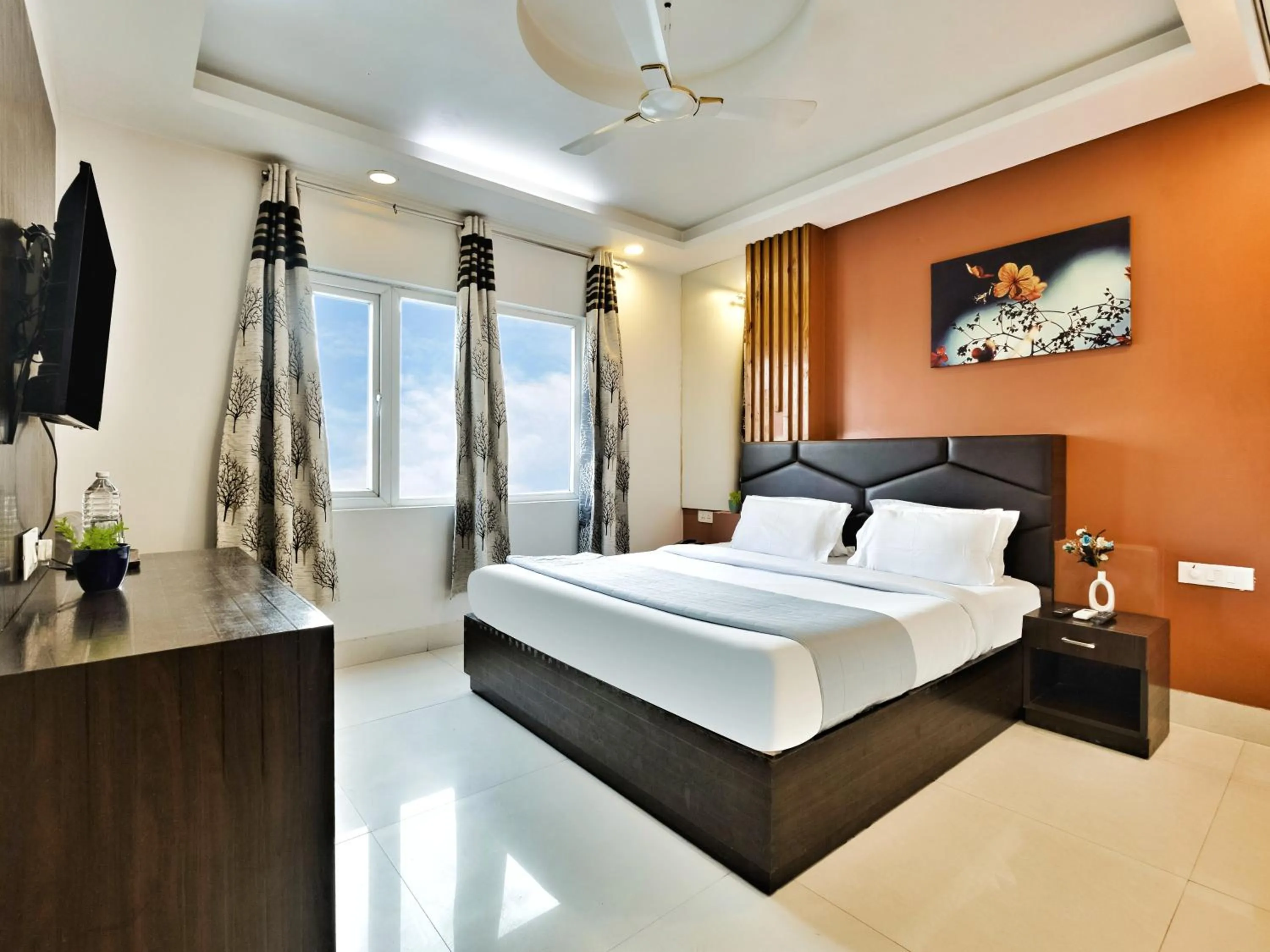 View (from property/room), Bed in Hotel Delhi Aerocity