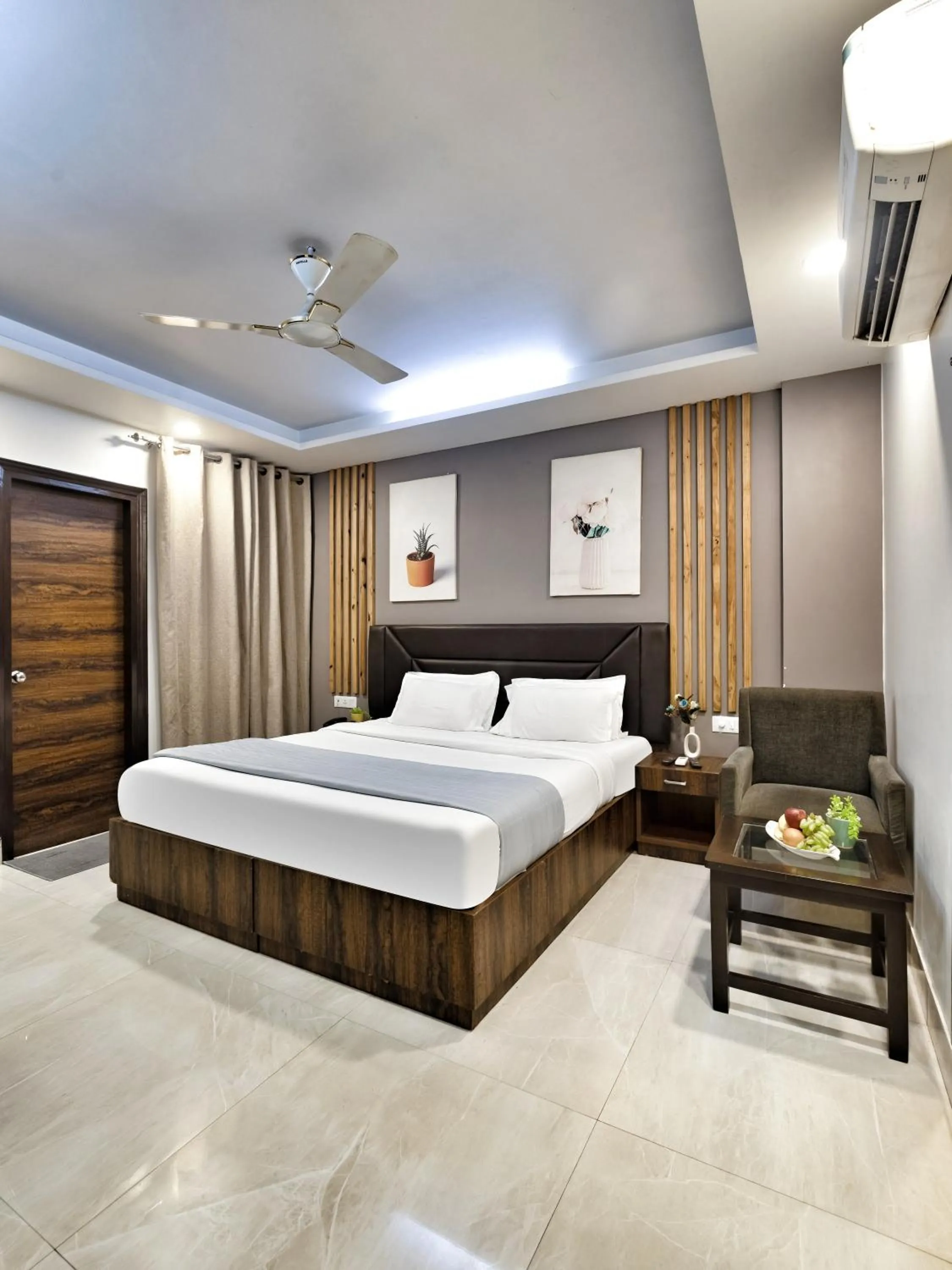 Bedroom, Bed in Hotel Delhi Aerocity
