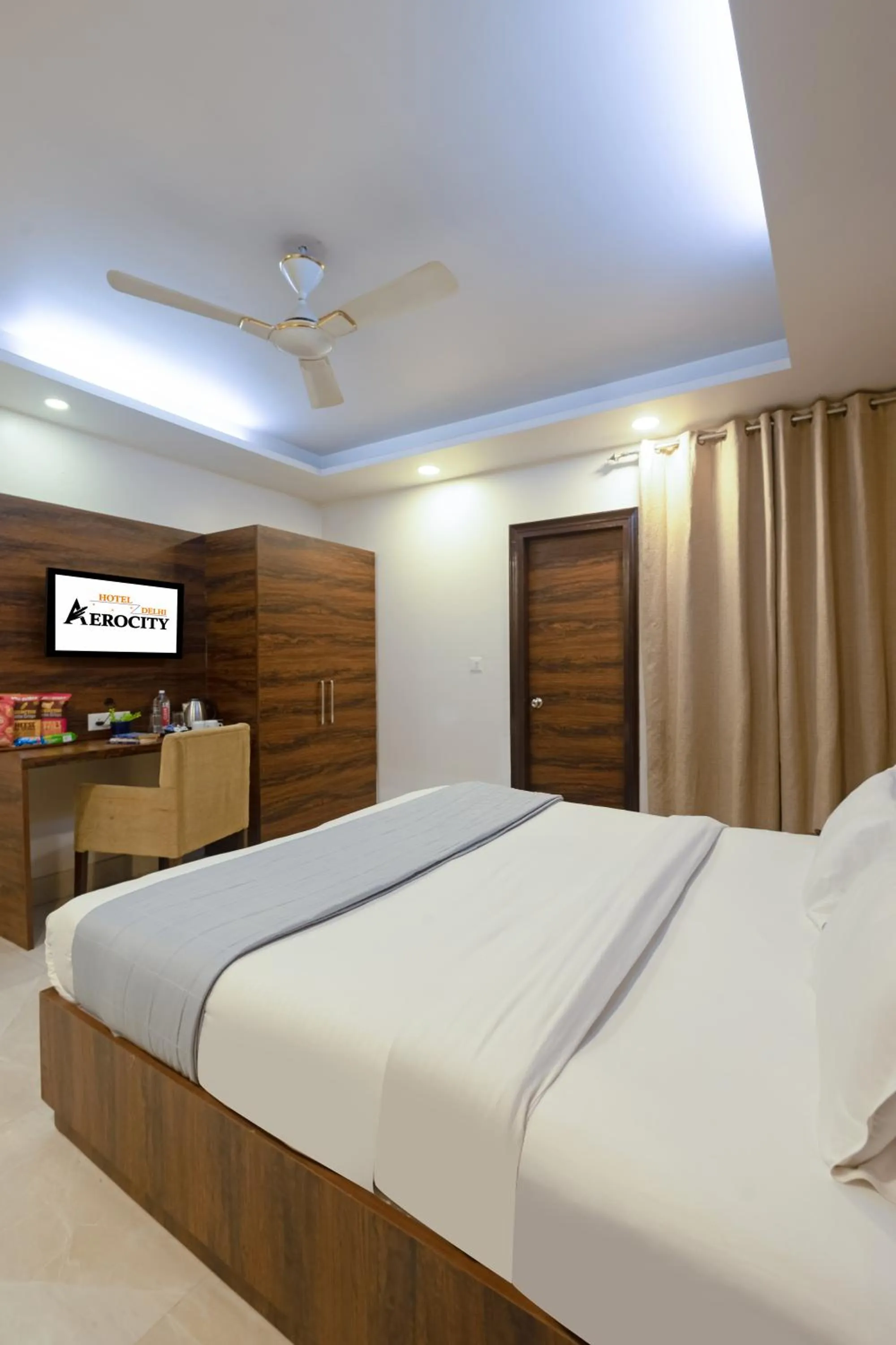 TV and multimedia, Bed in Hotel Delhi Aerocity