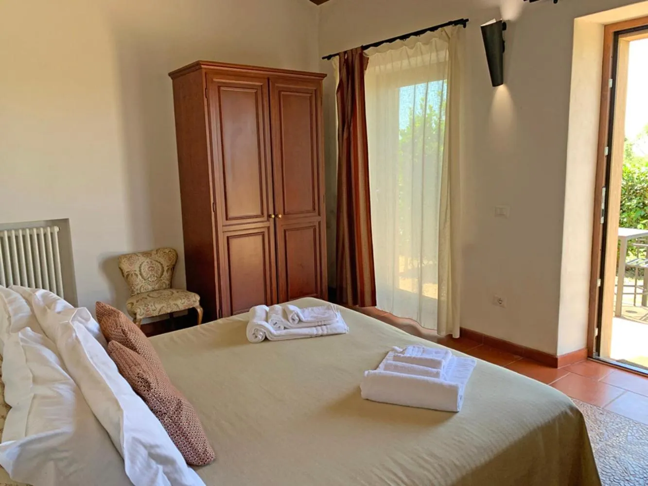 Bedroom, Bed in Resort Fonte Vulci