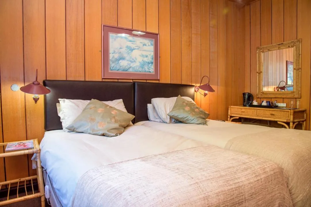 Bedroom, Bed in Kings Lodge Hotel