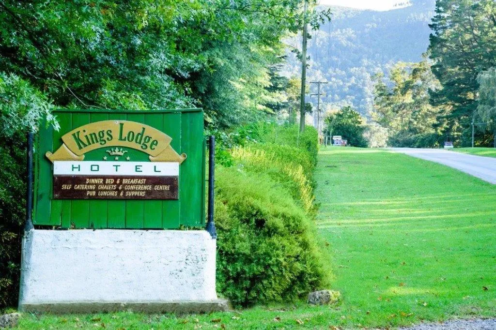 Property building in Kings Lodge Hotel