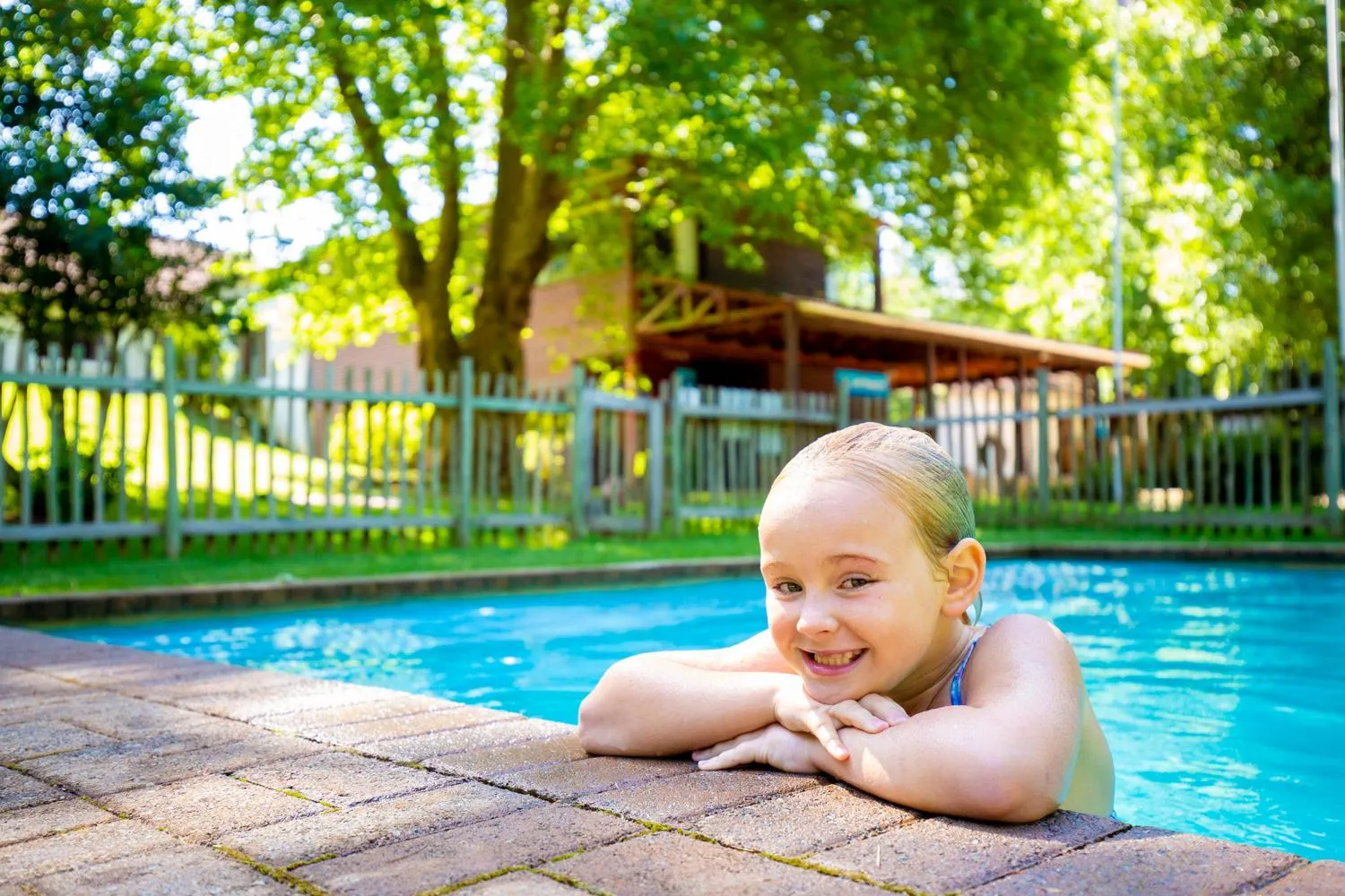 Swimming pool in Kings Lodge Hotel