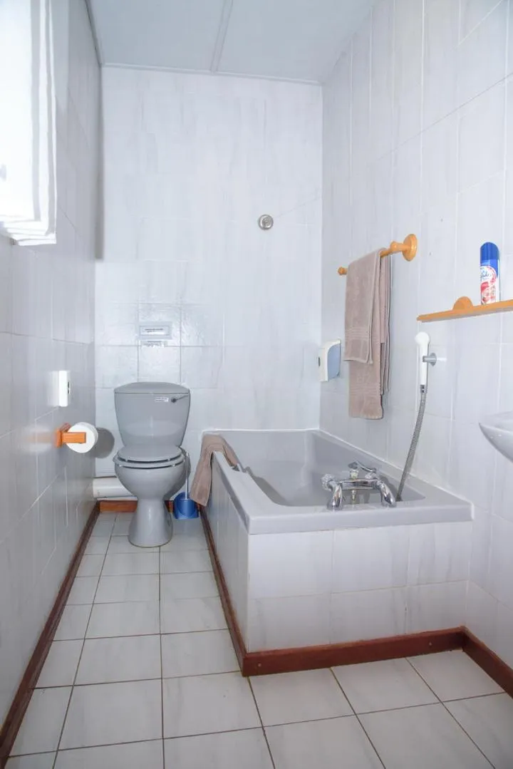 Bathroom in Kings Lodge Hotel