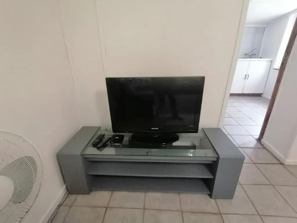 TV and multimedia in Kings Lodge Hotel