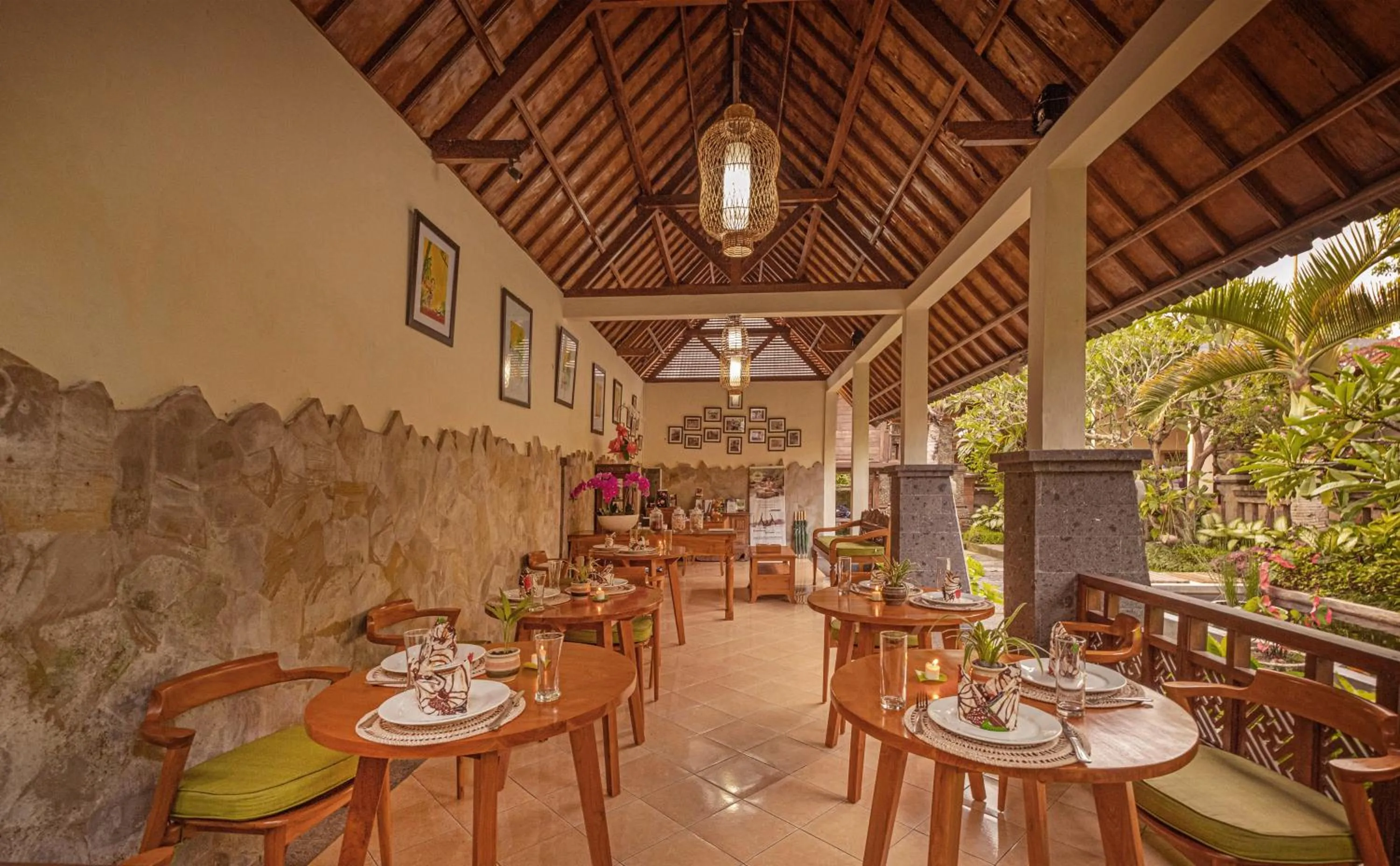 Restaurant/places to eat in Gunung Merta Bungalows