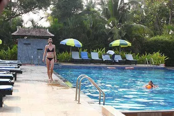 Swimming pool in Cherai Beach Resorts