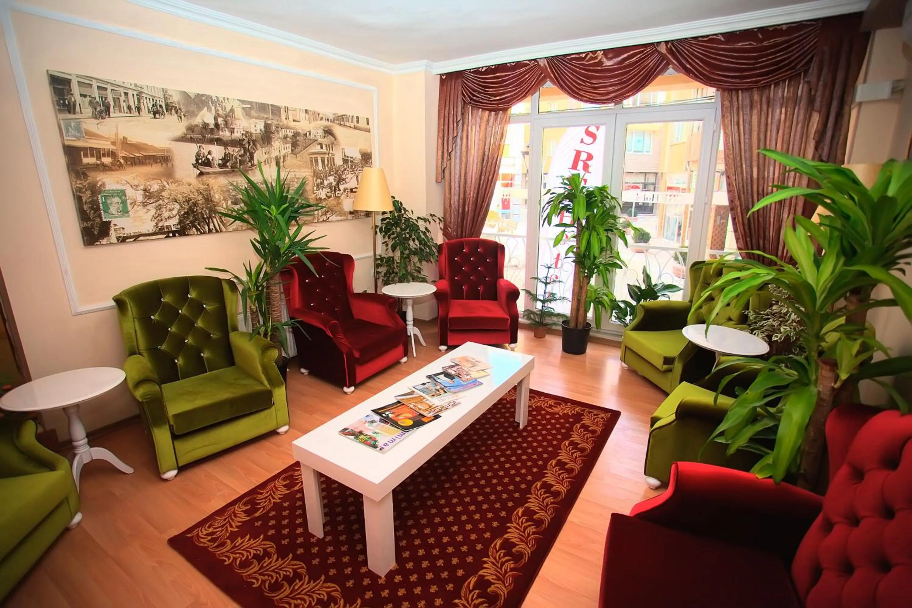 Communal lounge/ TV room in SRF Hotel