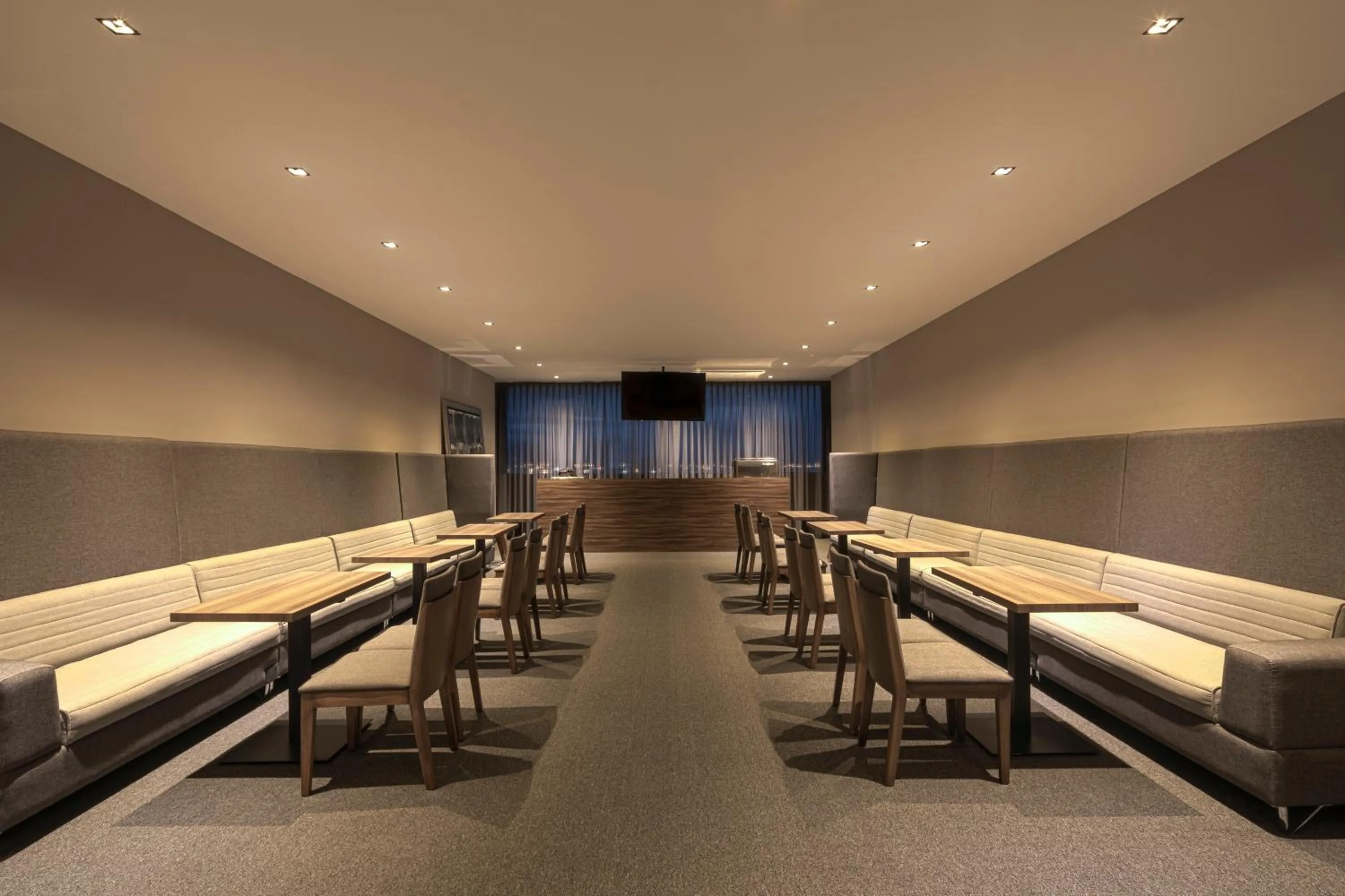 Restaurant/places to eat in Kharma Suites