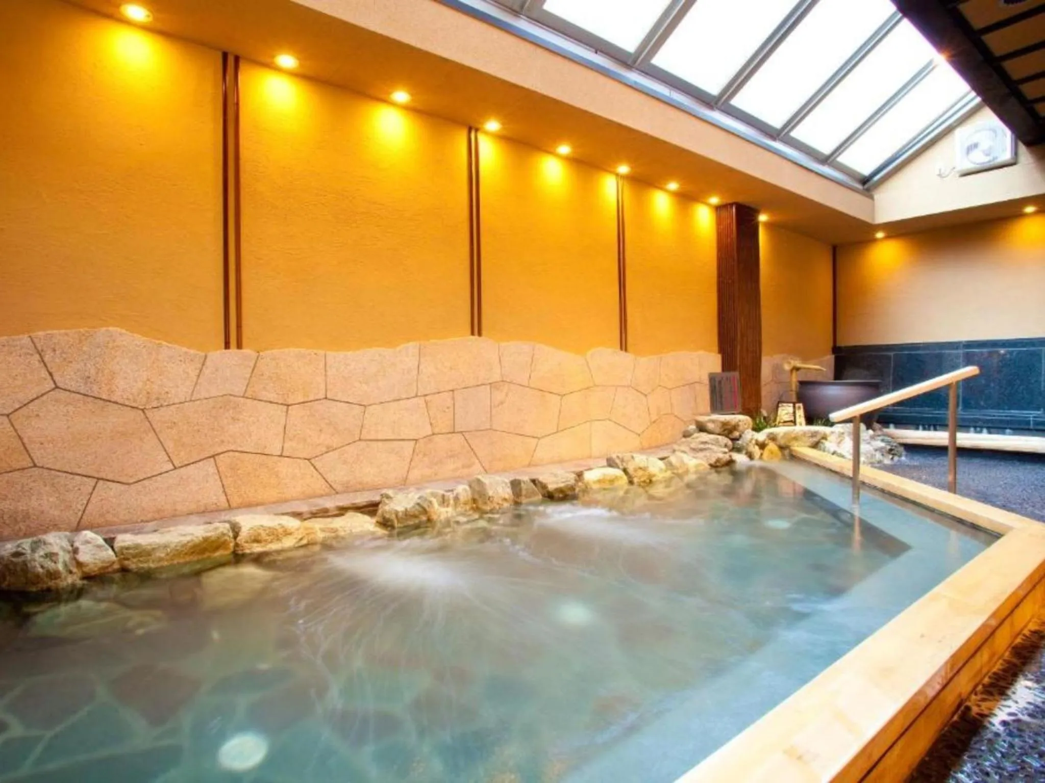 Public Bath in Hotel New Wakasa