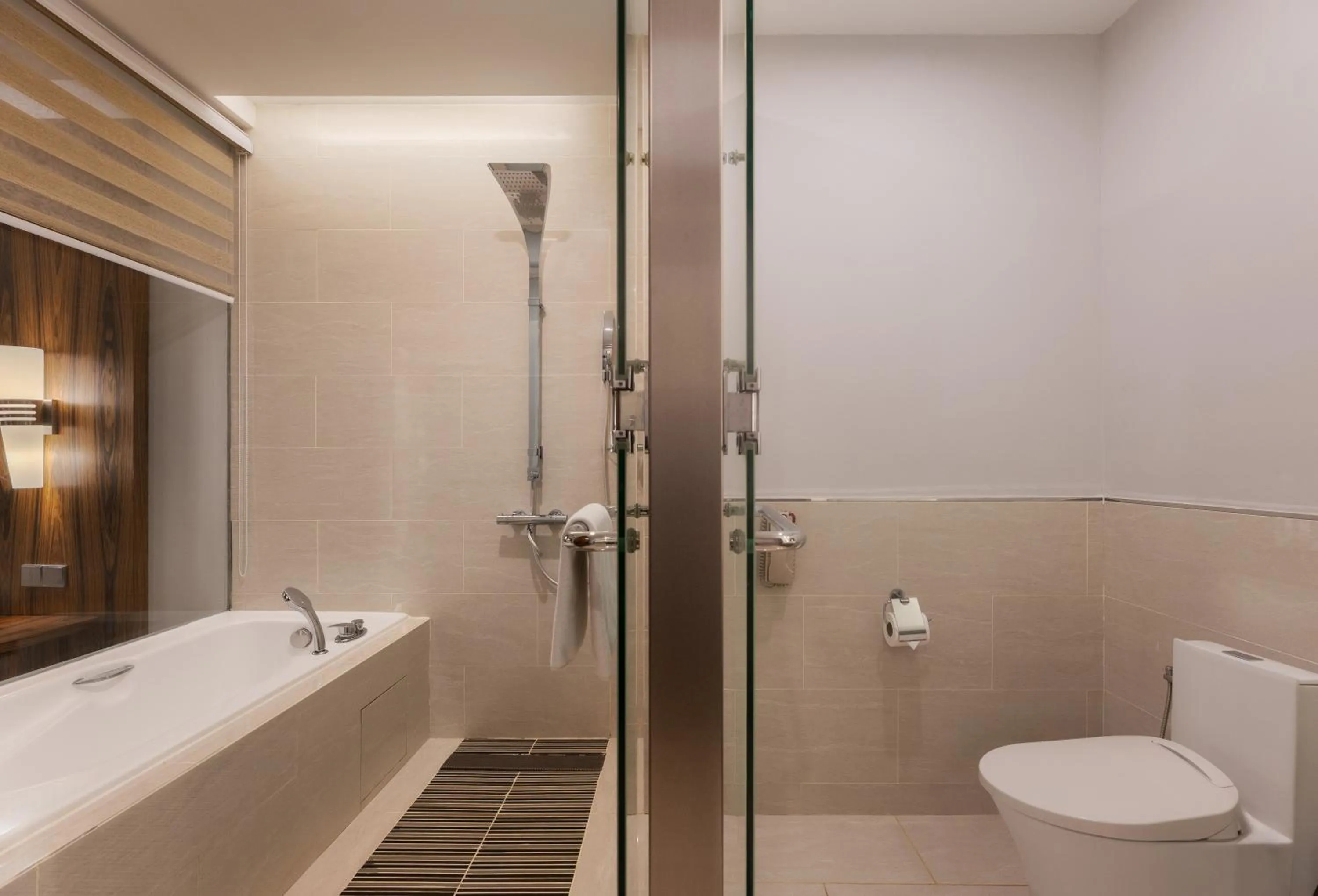 Toilet in Zenith Hotel Putrajaya