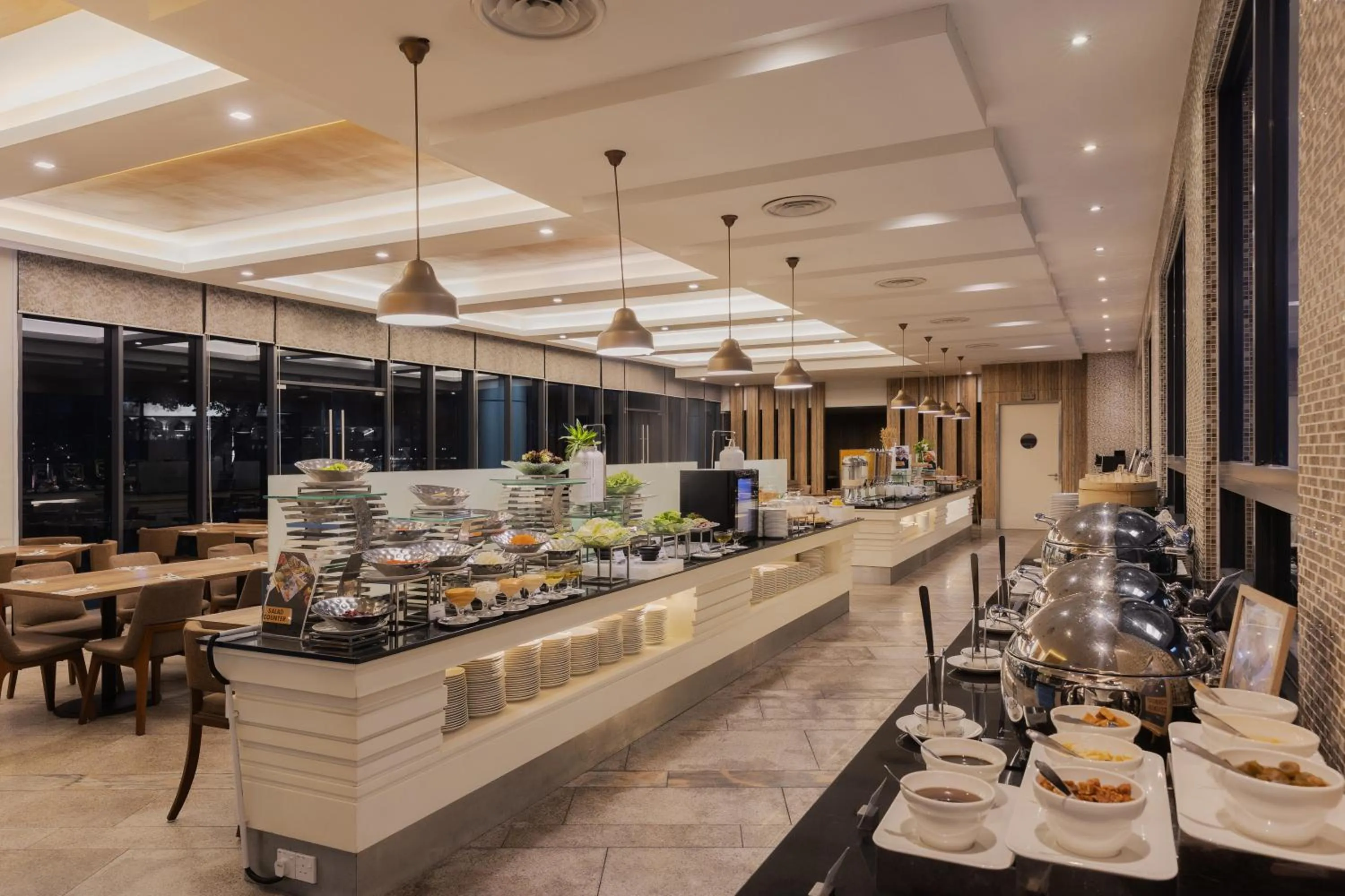 Restaurant/places to eat in Zenith Hotel Putrajaya