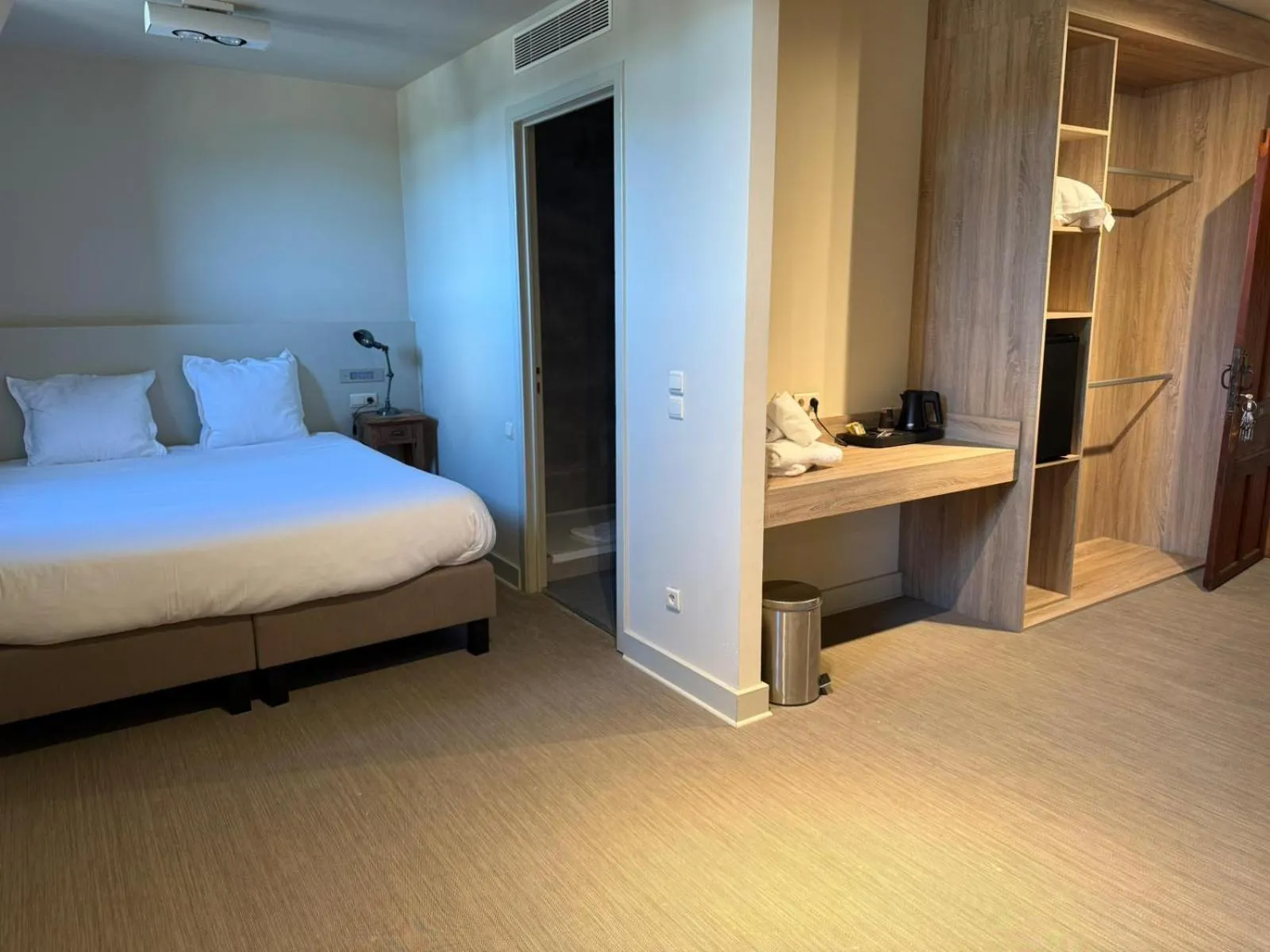 Bed in La Merveilleuse by Infiniti hôtel