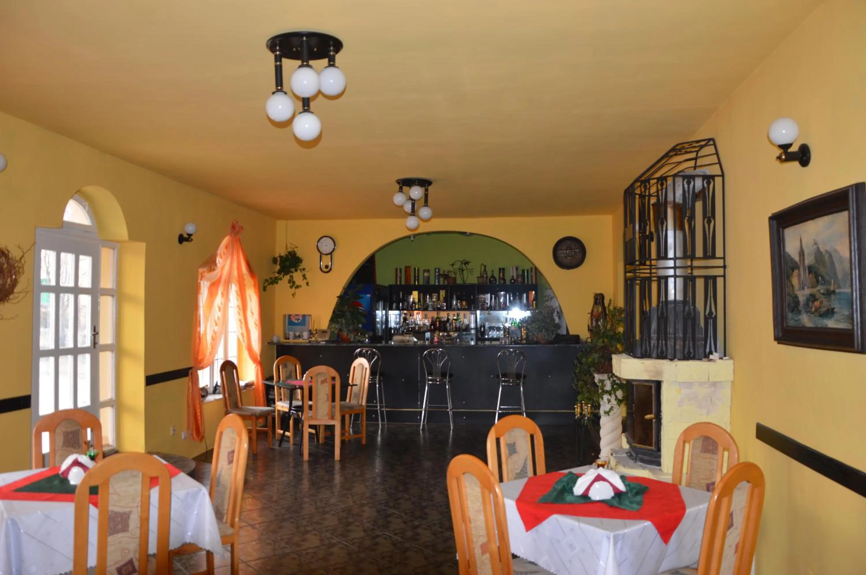 Restaurant/places to eat in Hotel Pod Dębami