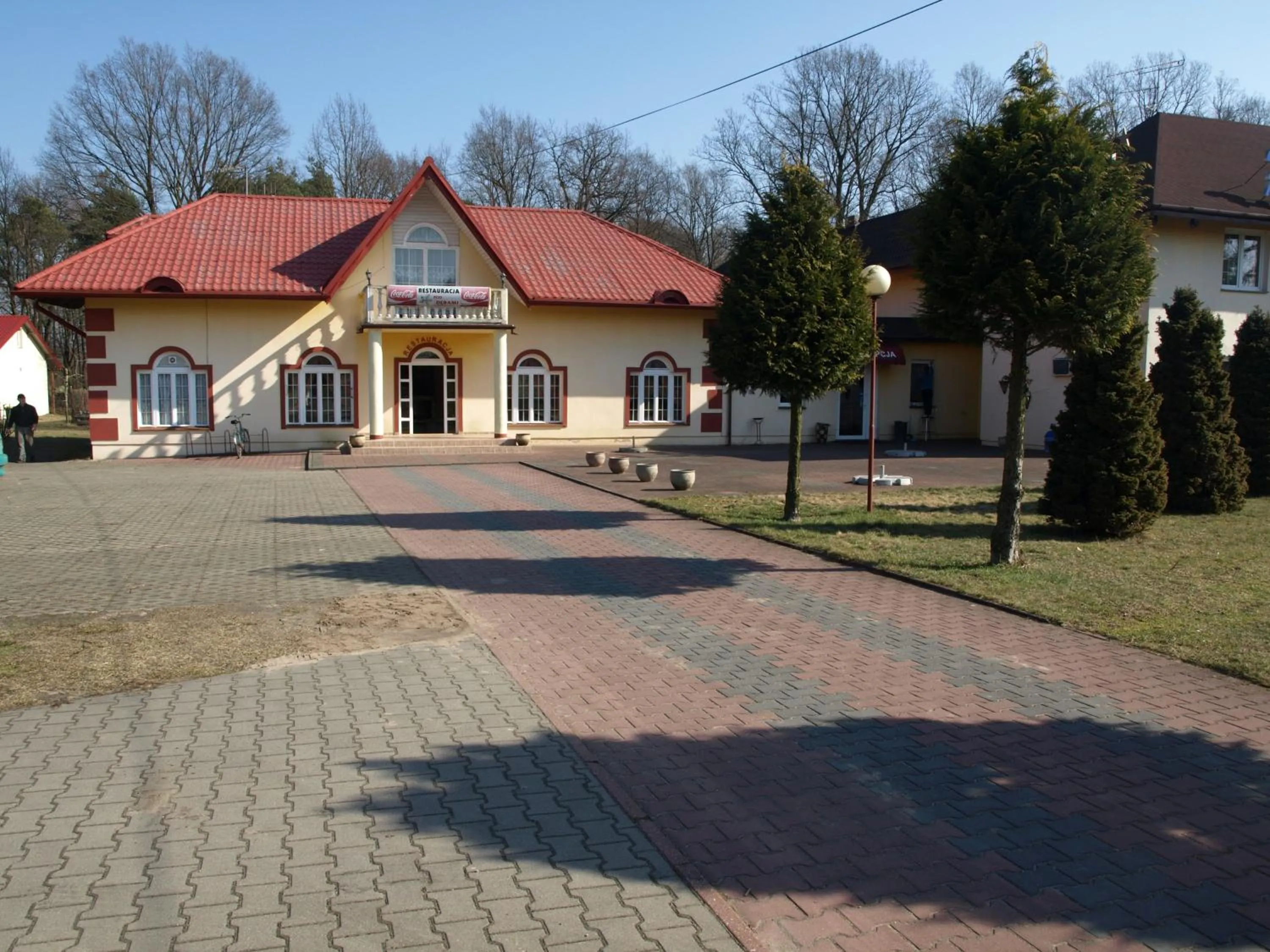 Facade/entrance in Hotel Pod Dębami